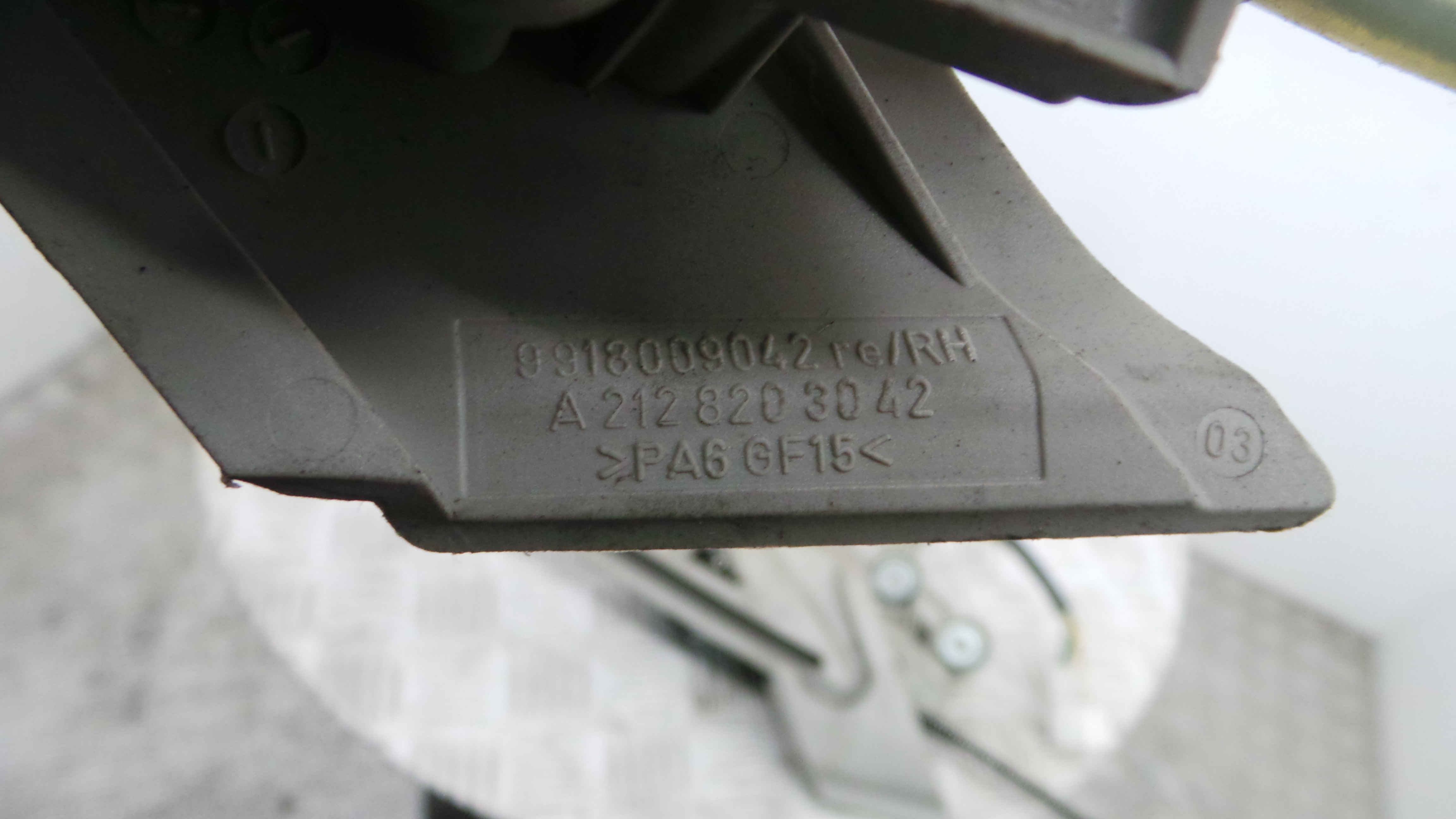 Cortina / Tampo da Mala / Chapeleira A2128202942 - MERCEDES-BENZ E-CLASS (W212)-33193880