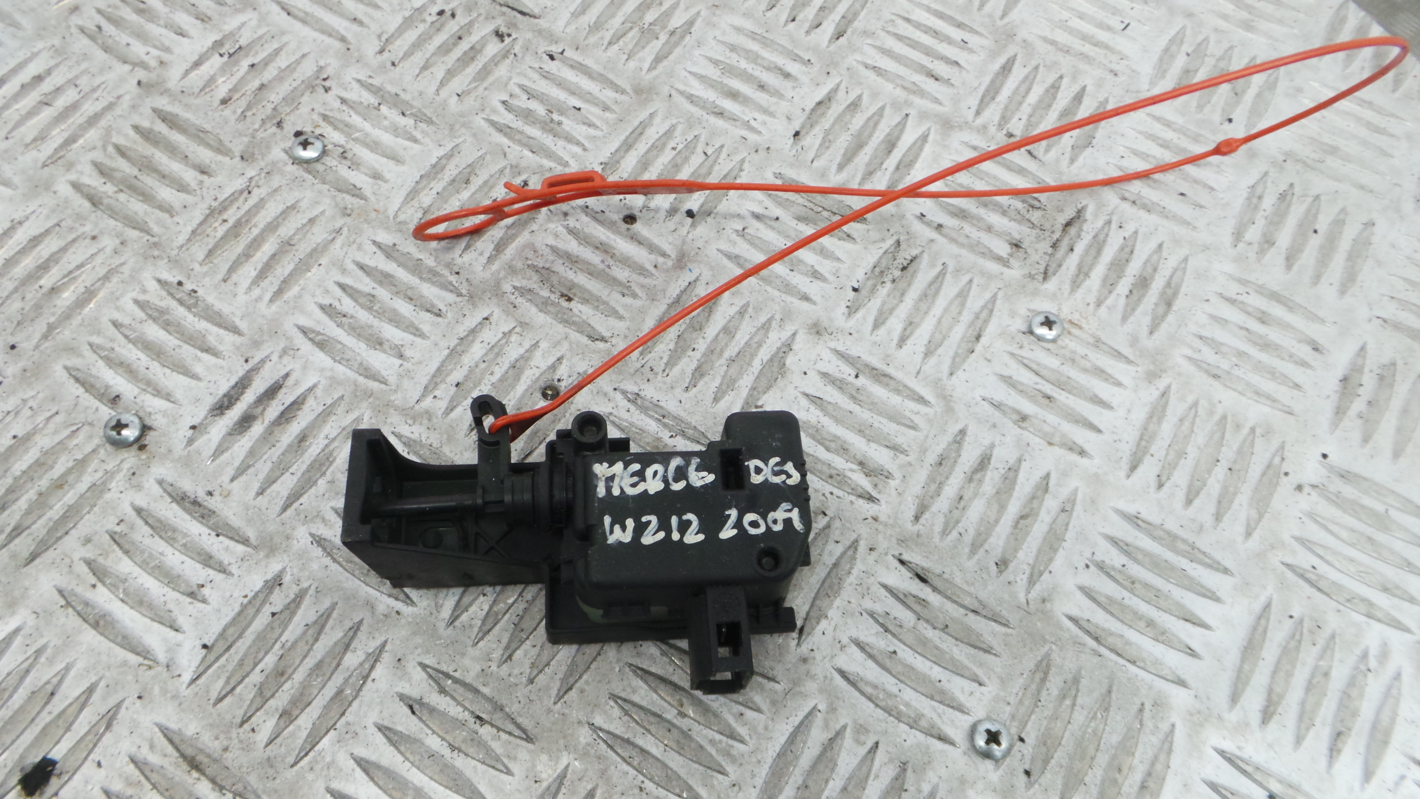 Pistola Deposito Combustivel A2048200072 - MERCEDES-BENZ E-CLASS (W212)-33193903