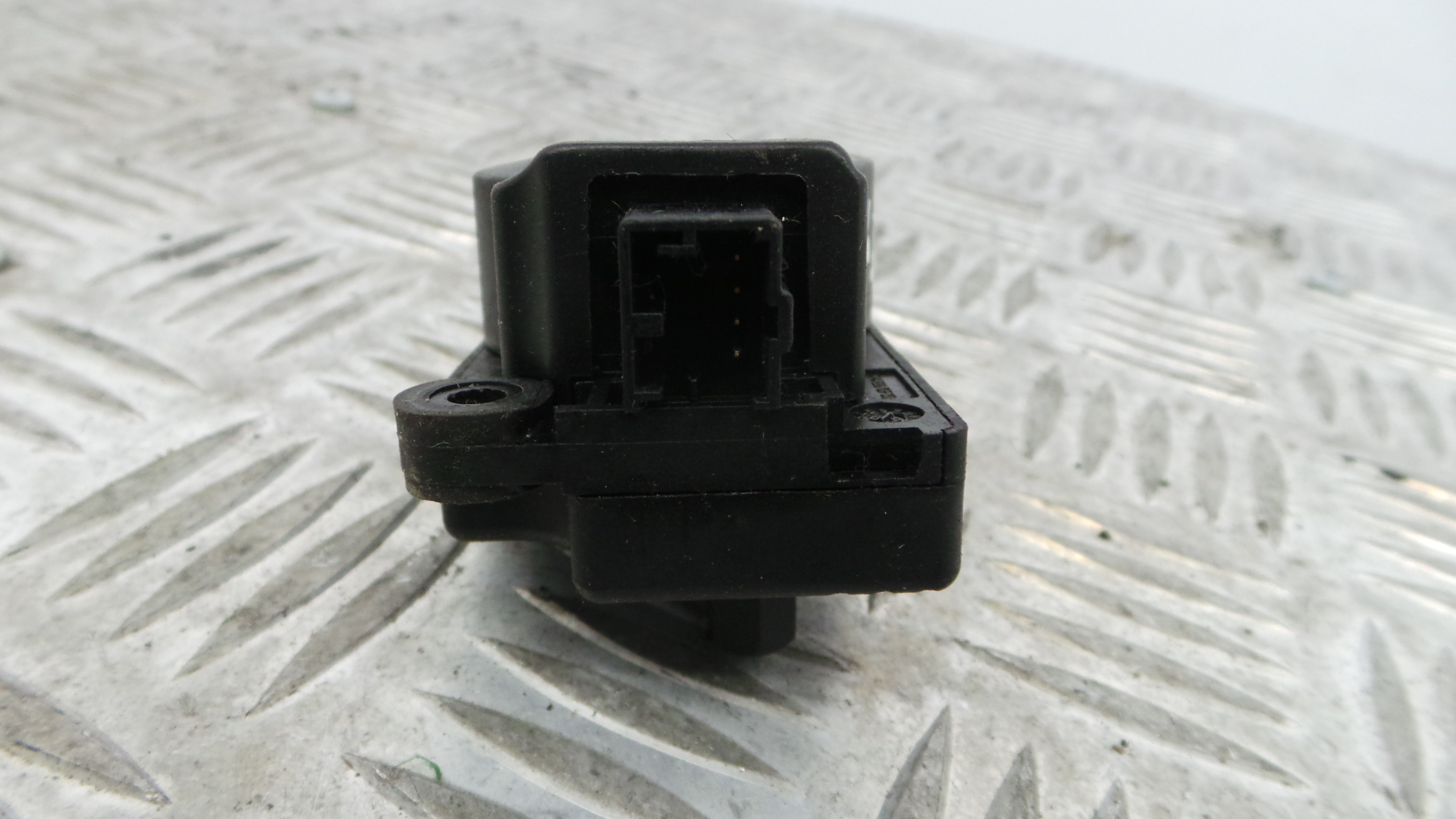 Atuador do Circuito de Ar CZ113930-072 - BMW 1 (E87)-33194604