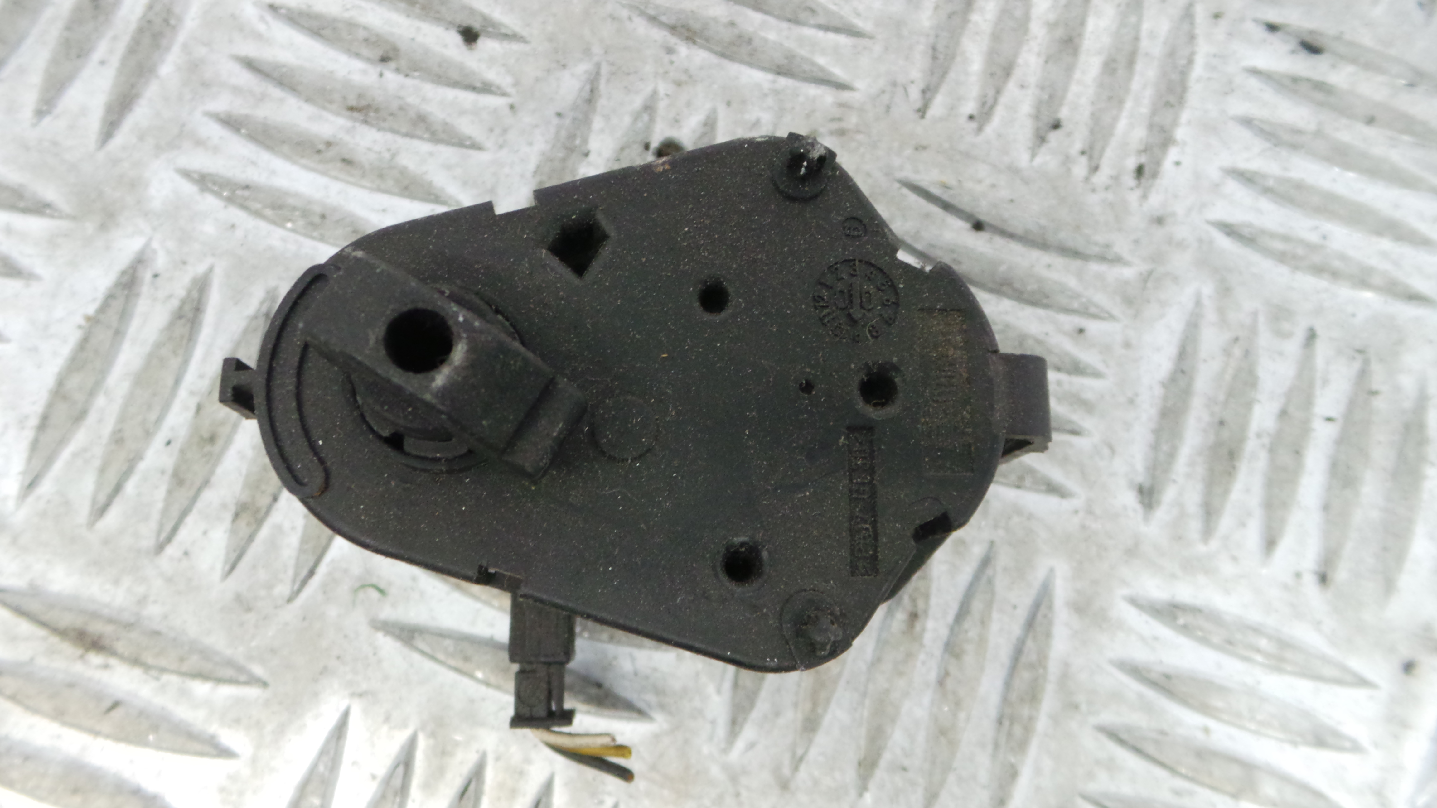 Atuador do Circuito de Ar 6902854 - BMW 3 (E46)-33194610 Atuador do Circuito de Ar 6902854 - BMW 3 (E46)-33194610