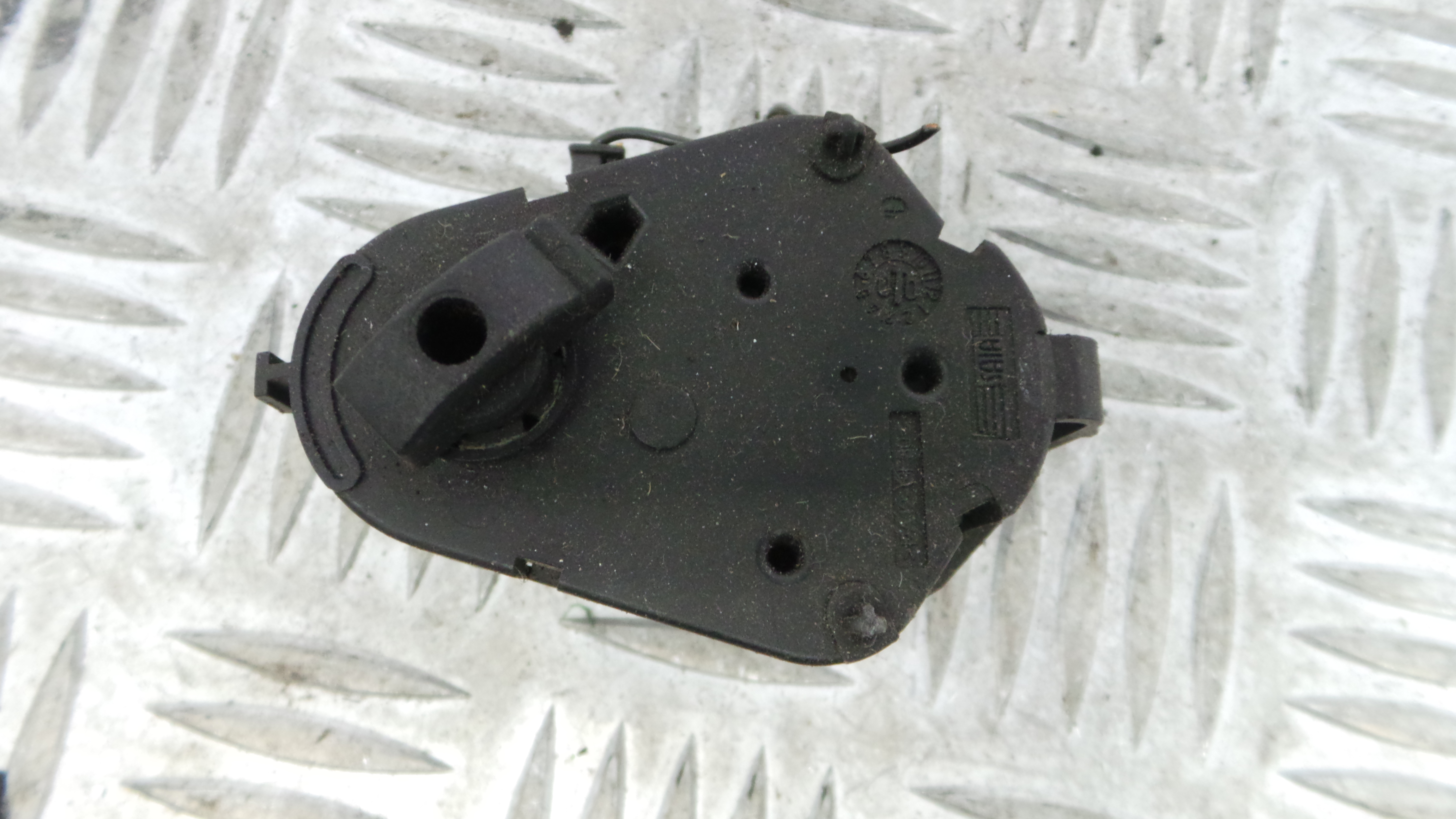 Atuador do Circuito de Ar 6902851 - BMW 3 (E46)-33194616 Atuador do Circuito de Ar 6902851 - BMW 3 (E46)-33194616