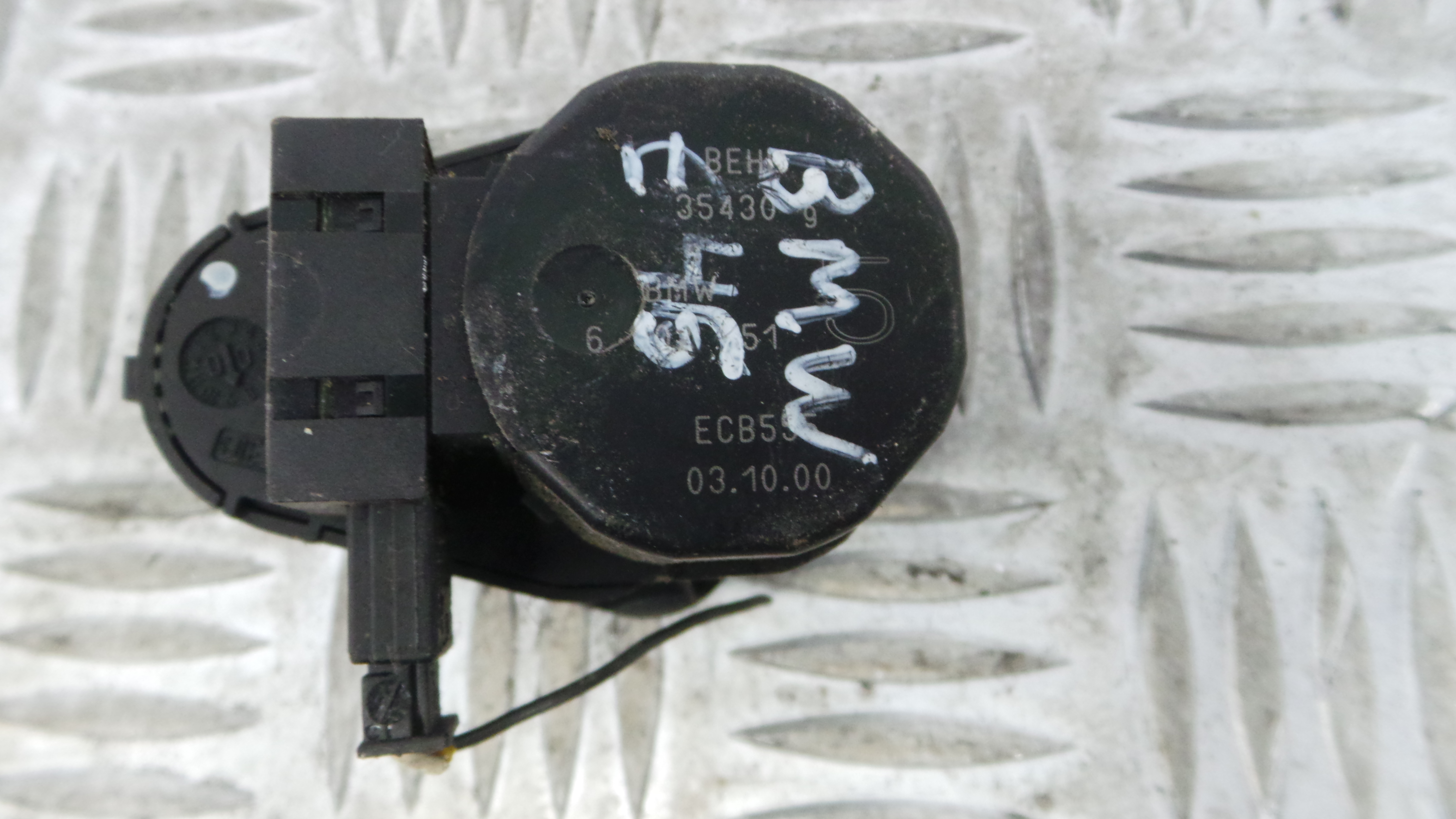 Atuador do Circuito de Ar  6902851 - BMW 3 (E46)-33194616