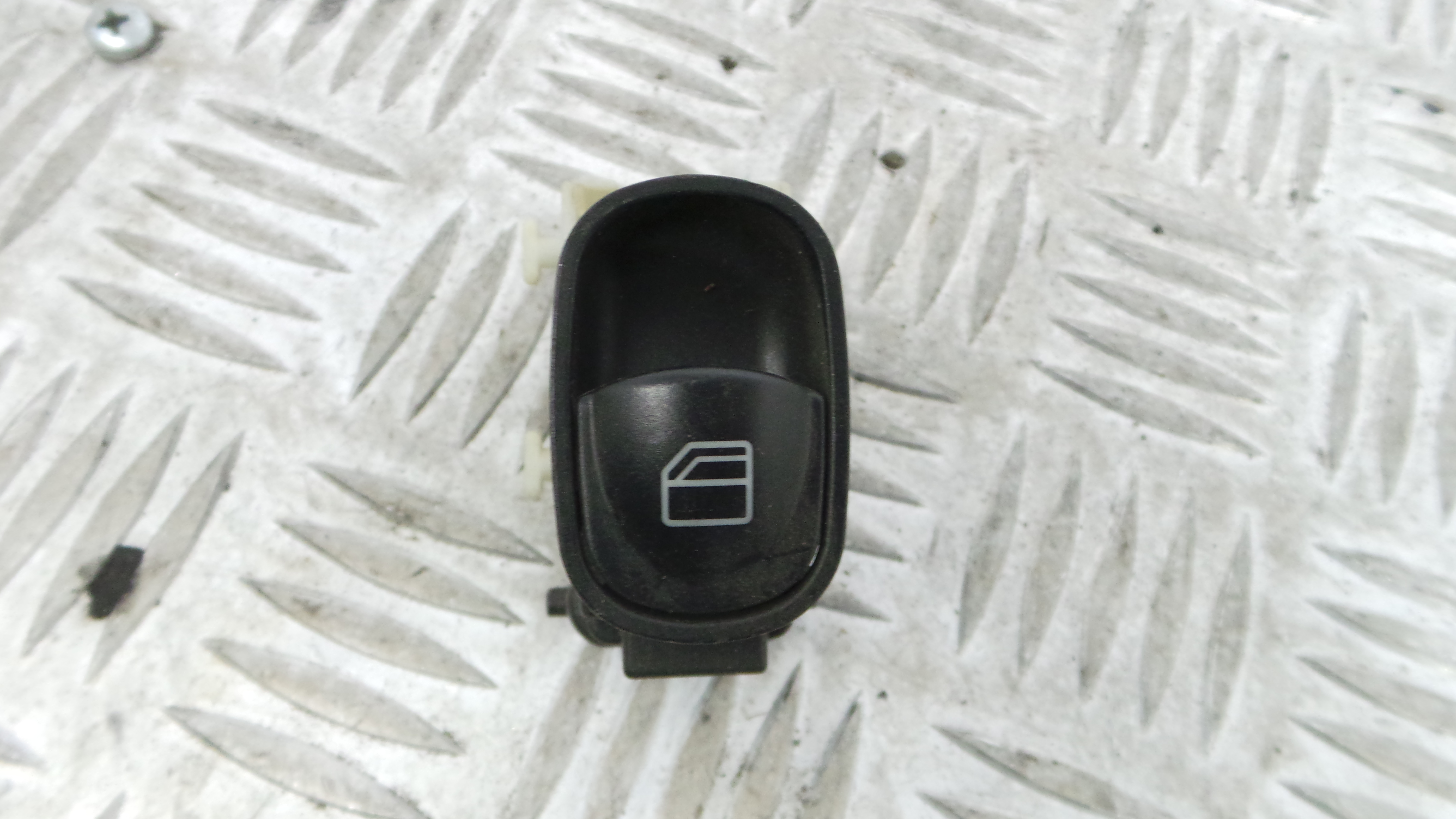 Interruptor / Comando Elevador Vidro Frente Dto A2038200210 - MERCEDES-BENZ C-CLASS (W203)-33194713 Interruptor / Comando Elevador Vidro Frente Dto A2038200210 - MERCEDES-BENZ C-CLASS (W203)-33194713