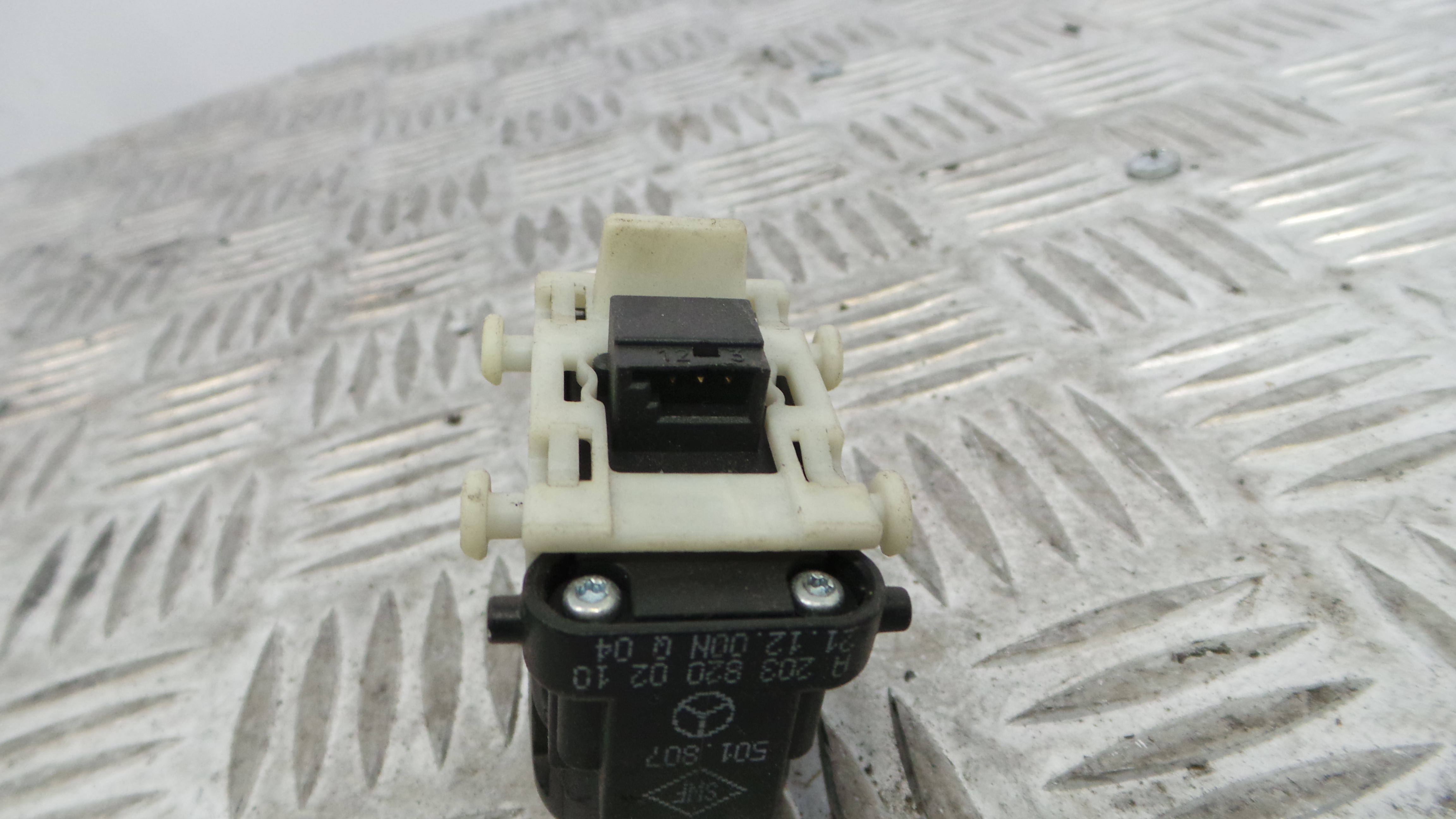 Interruptor / Comando Elevador Vidro Frente Dto A2038200210 - MERCEDES-BENZ C-CLASS (W203)-33194719