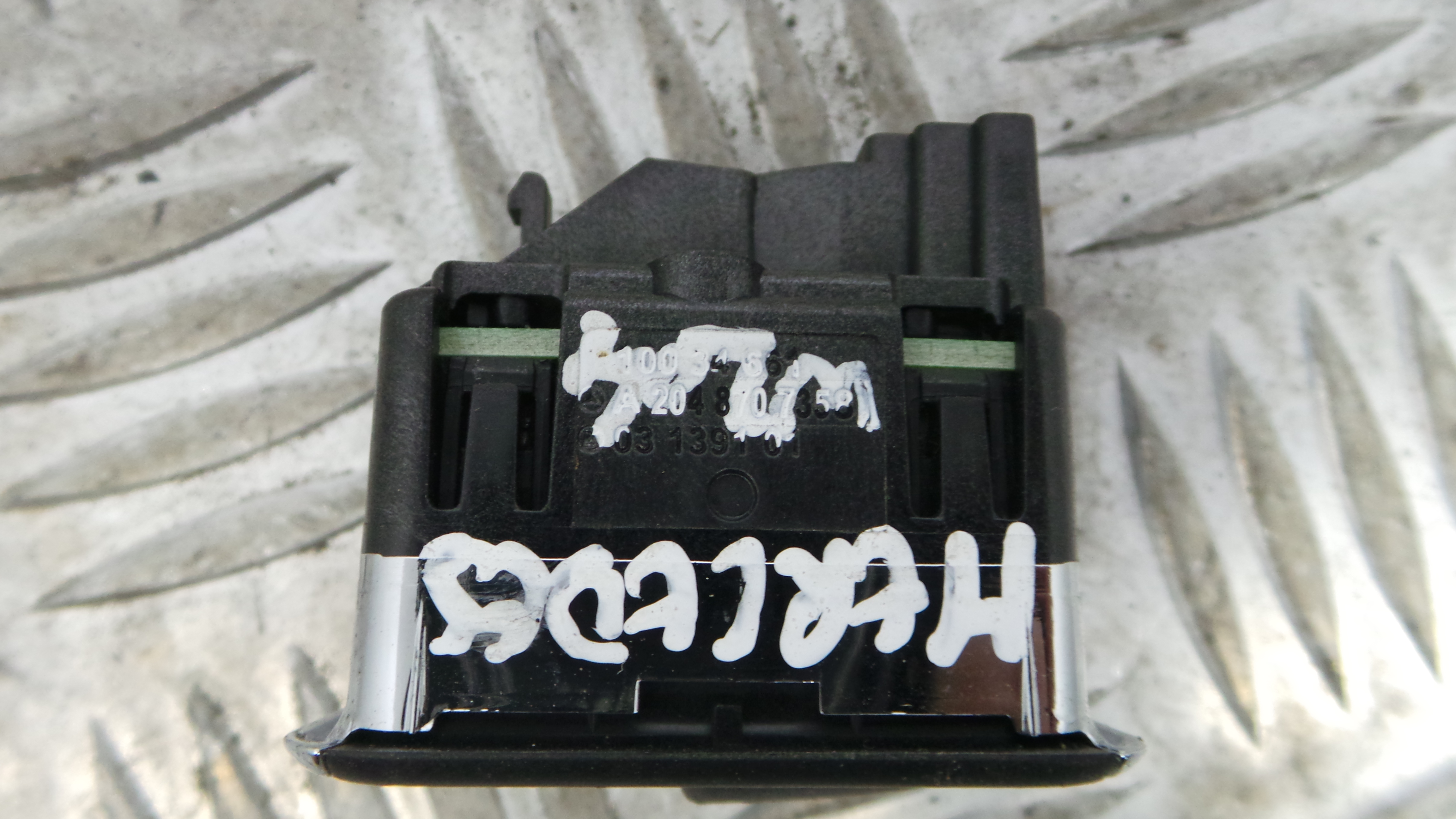 Interruptor / Comando Elevador Vidro Trás Esq A2048707358 - MERCEDES-BENZ C-CLASS (W204)-33194722