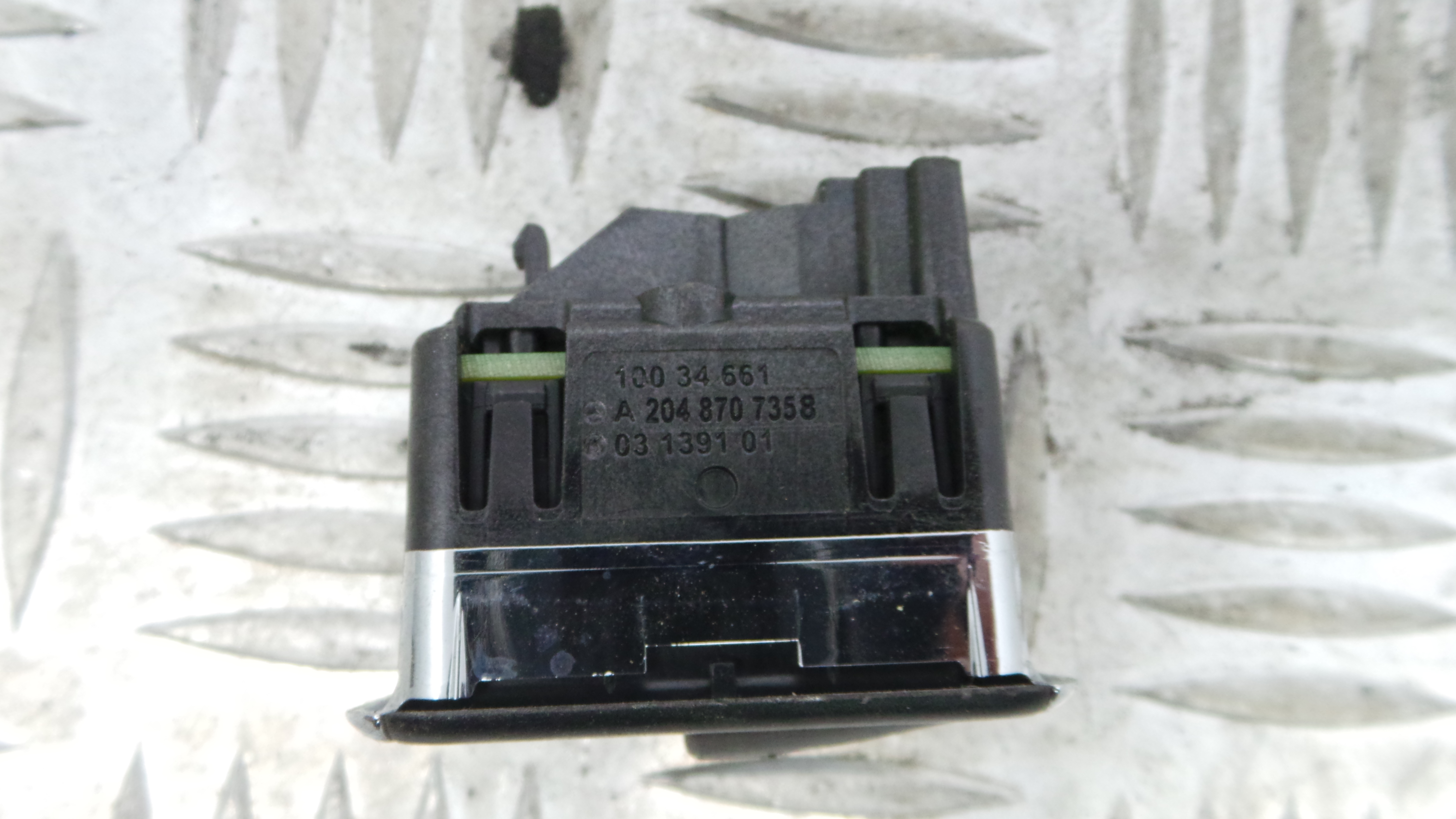 Interruptor / Comando Elevador Vidro Trás Esq A2048707358 - MERCEDES-BENZ C-CLASS (W204)-33194725