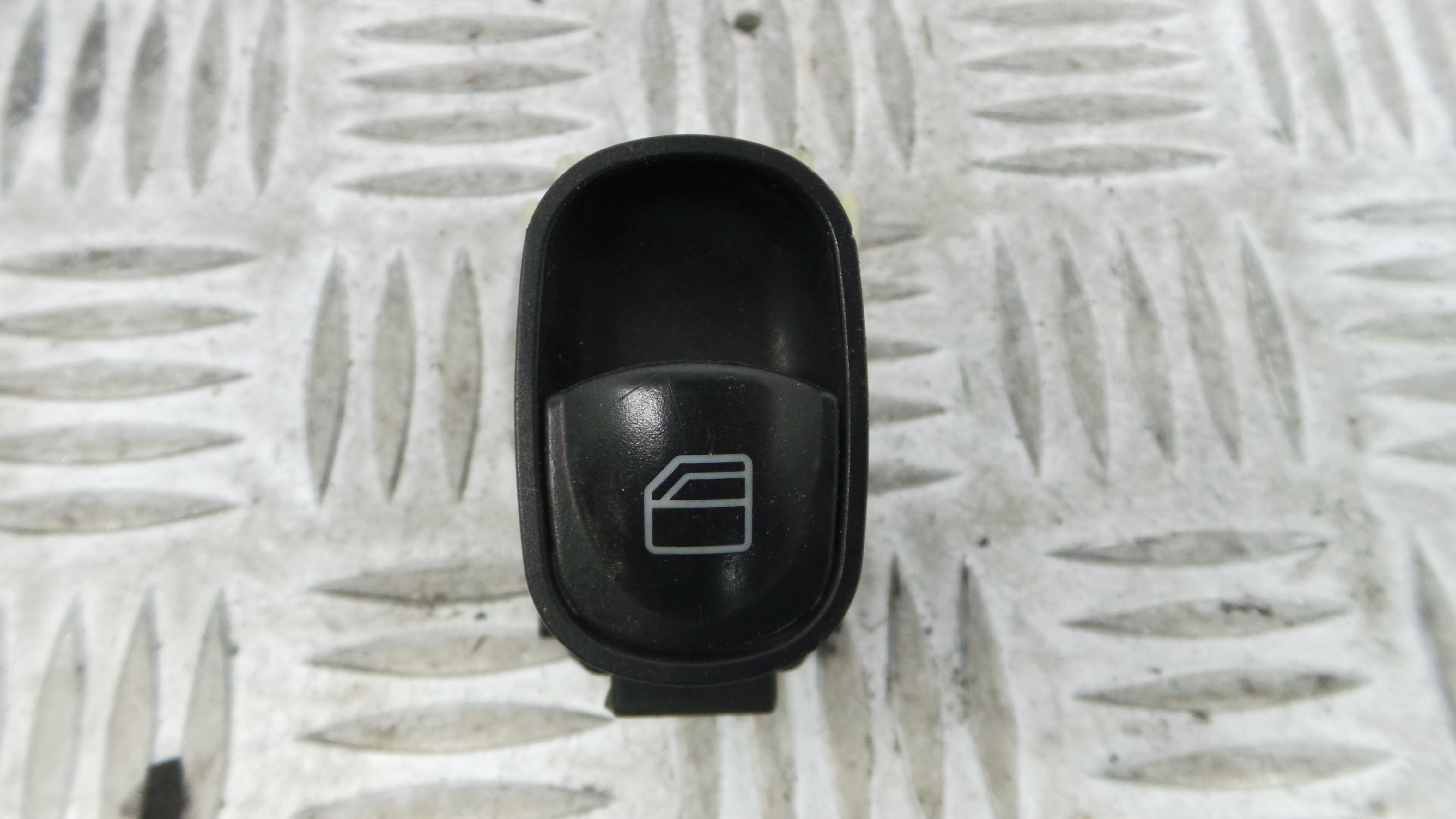 Interruptor / Comando Elevador Vidro Trás Dto A2038200210 - MERCEDES-BENZ C-CLASS (W203)-33194728