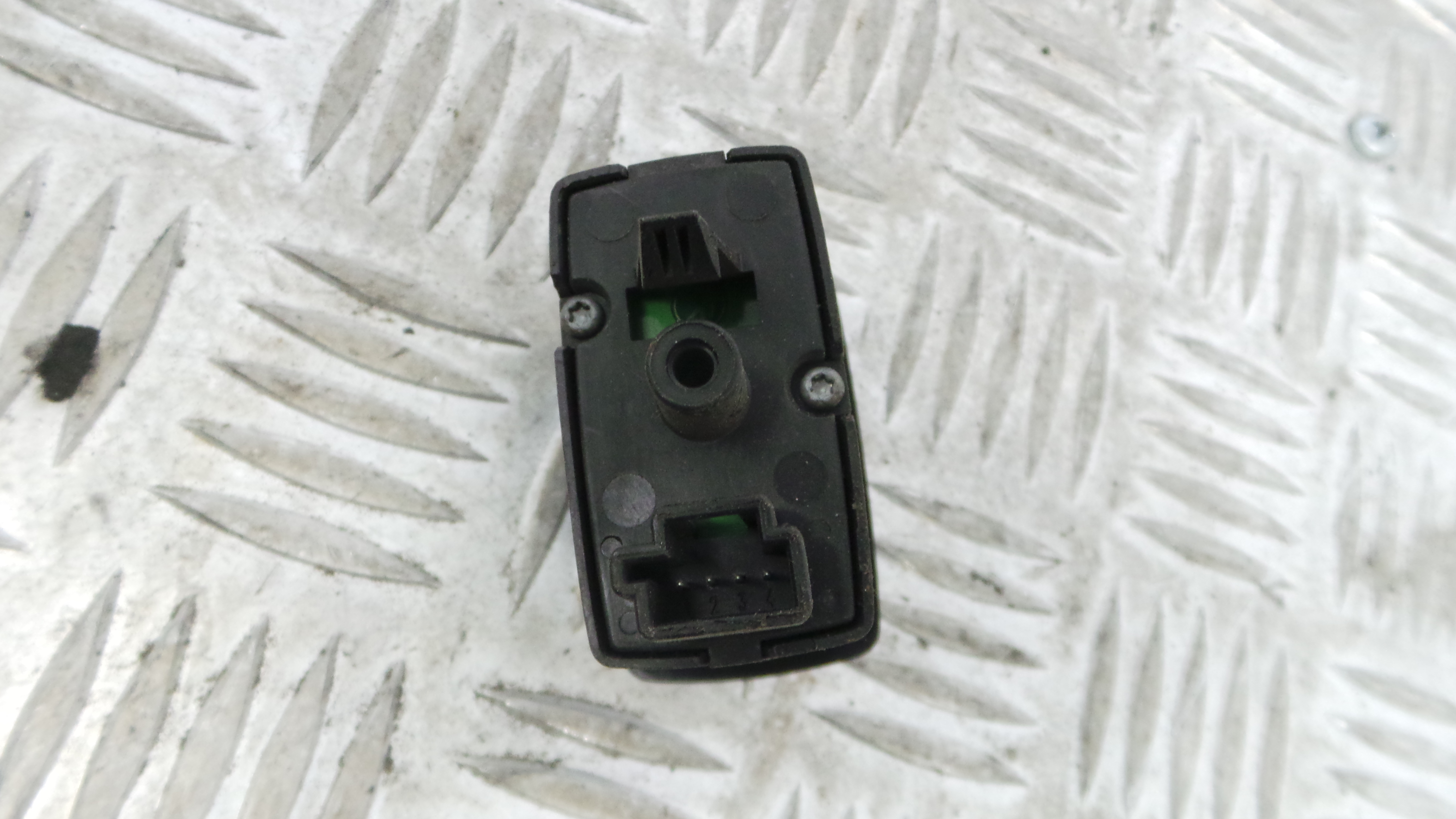 Interruptor / Comando Elevador Vidro Trás Esq A2518200510 - MERCEDES-BENZ B-CLASS Sports Tourer (W2-33194737