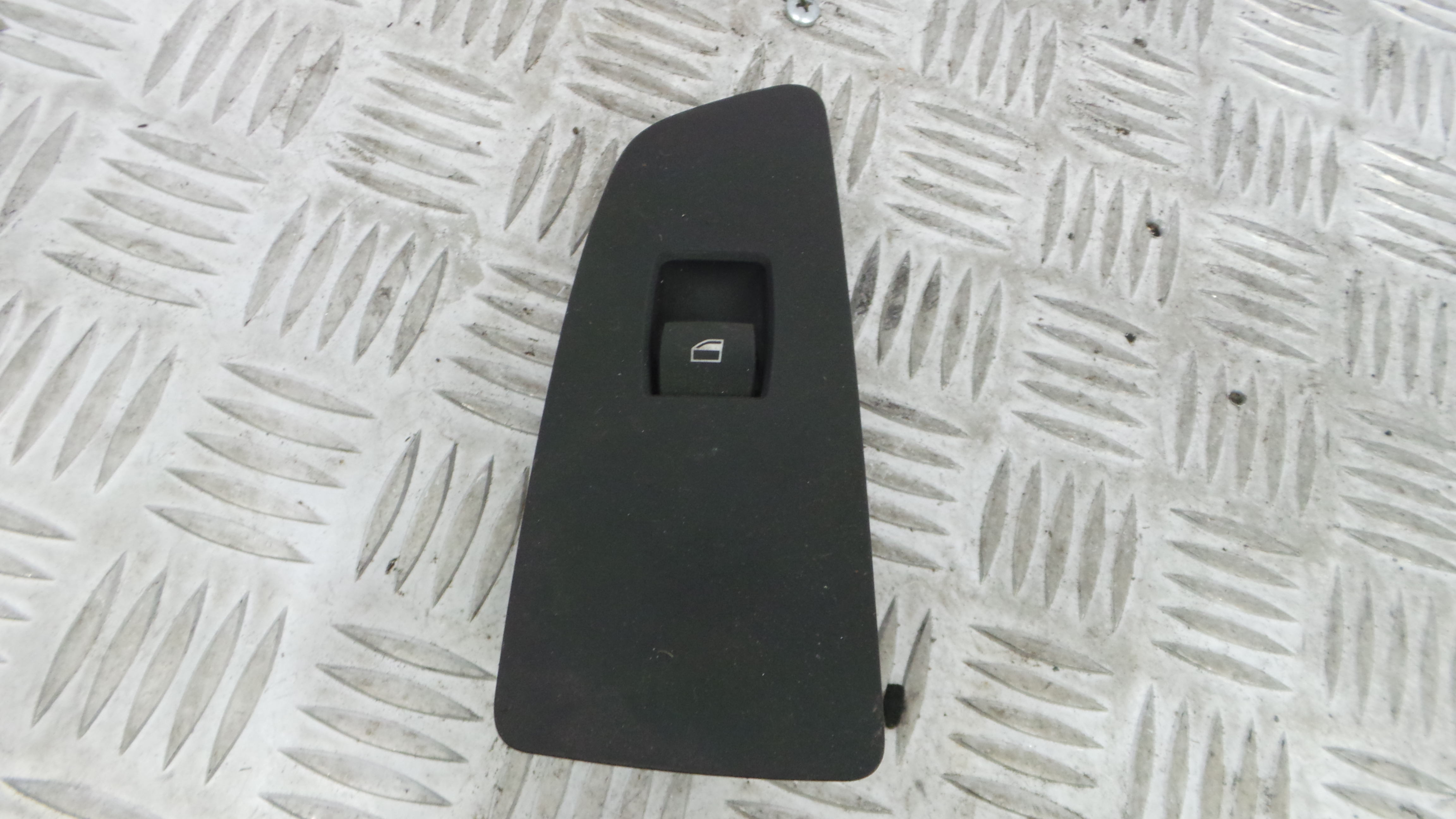 Interruptor / Comando Elevador Vidro Frente Dto  6970242 - BMW 1 (E87)-33194810