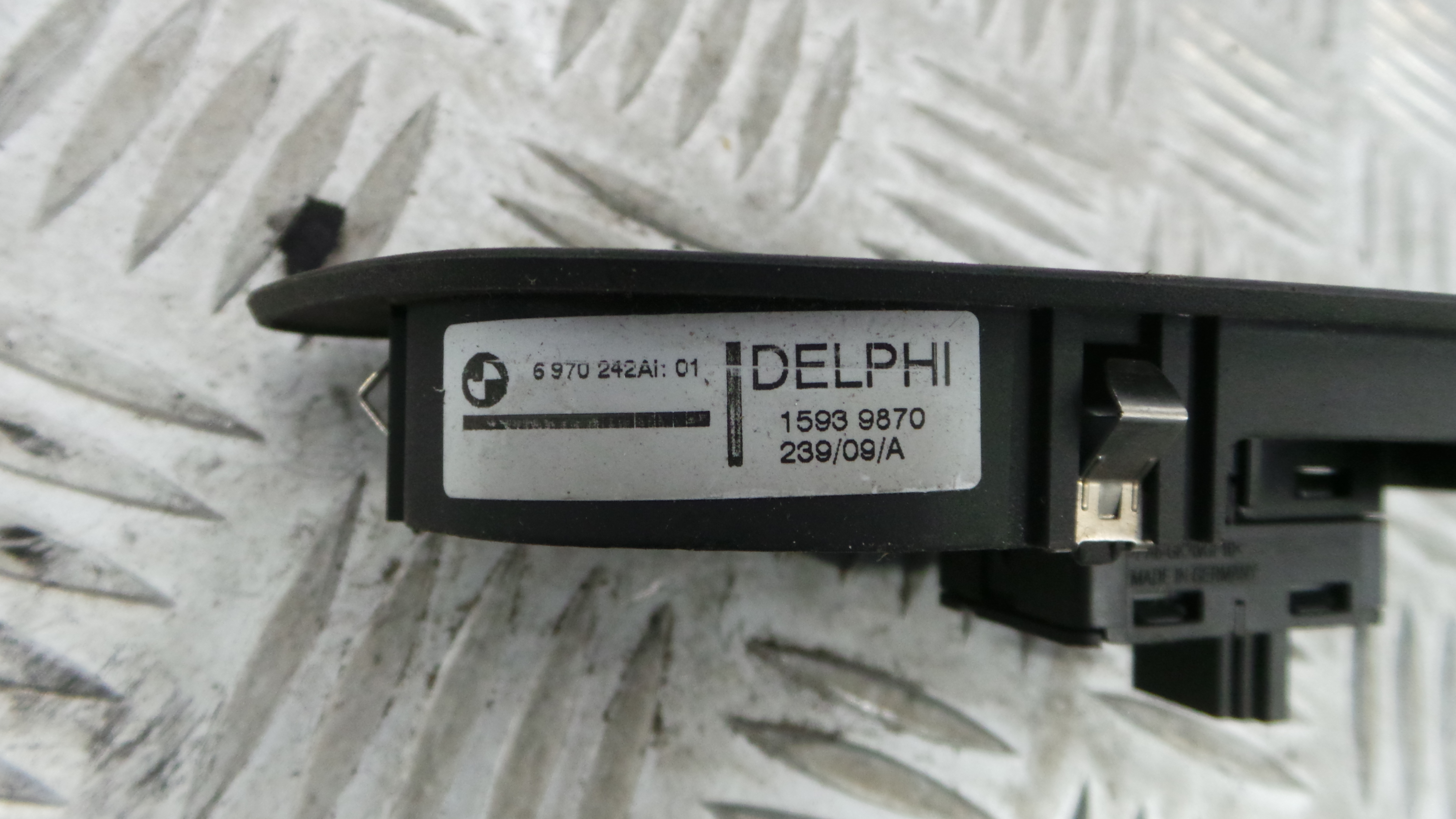 Interruptor / Comando Elevador Vidro Frente Dto 6970242 - BMW 1 (E87)-33194831