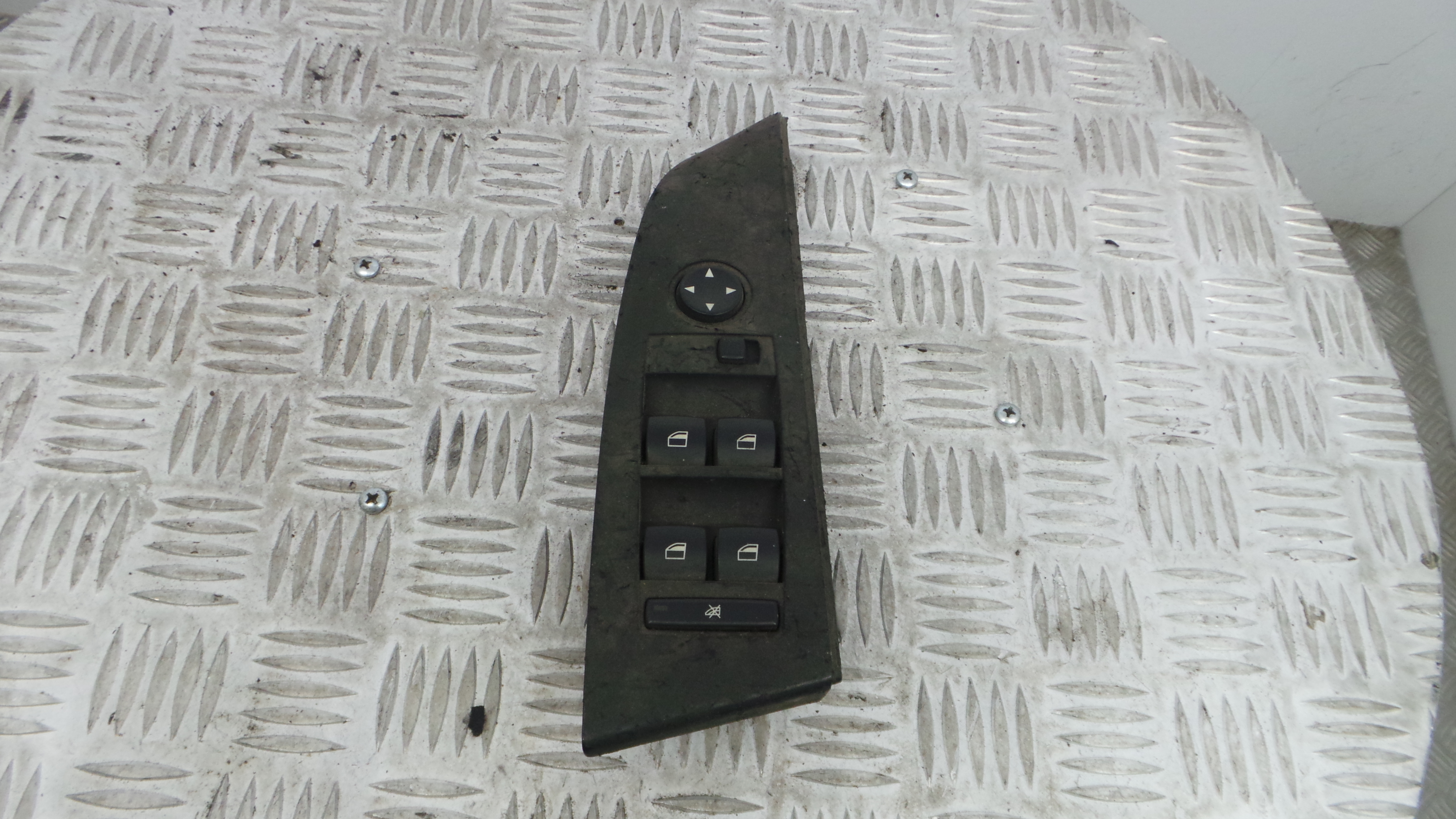 Interruptor / Comando Elevador Vidro Frente Esq  6951904 - BMW 5 (E60)-33194846 Interruptor / Comando Elevador Vidro Frente Esq  6951904 - BMW 5 (E60)-33194846