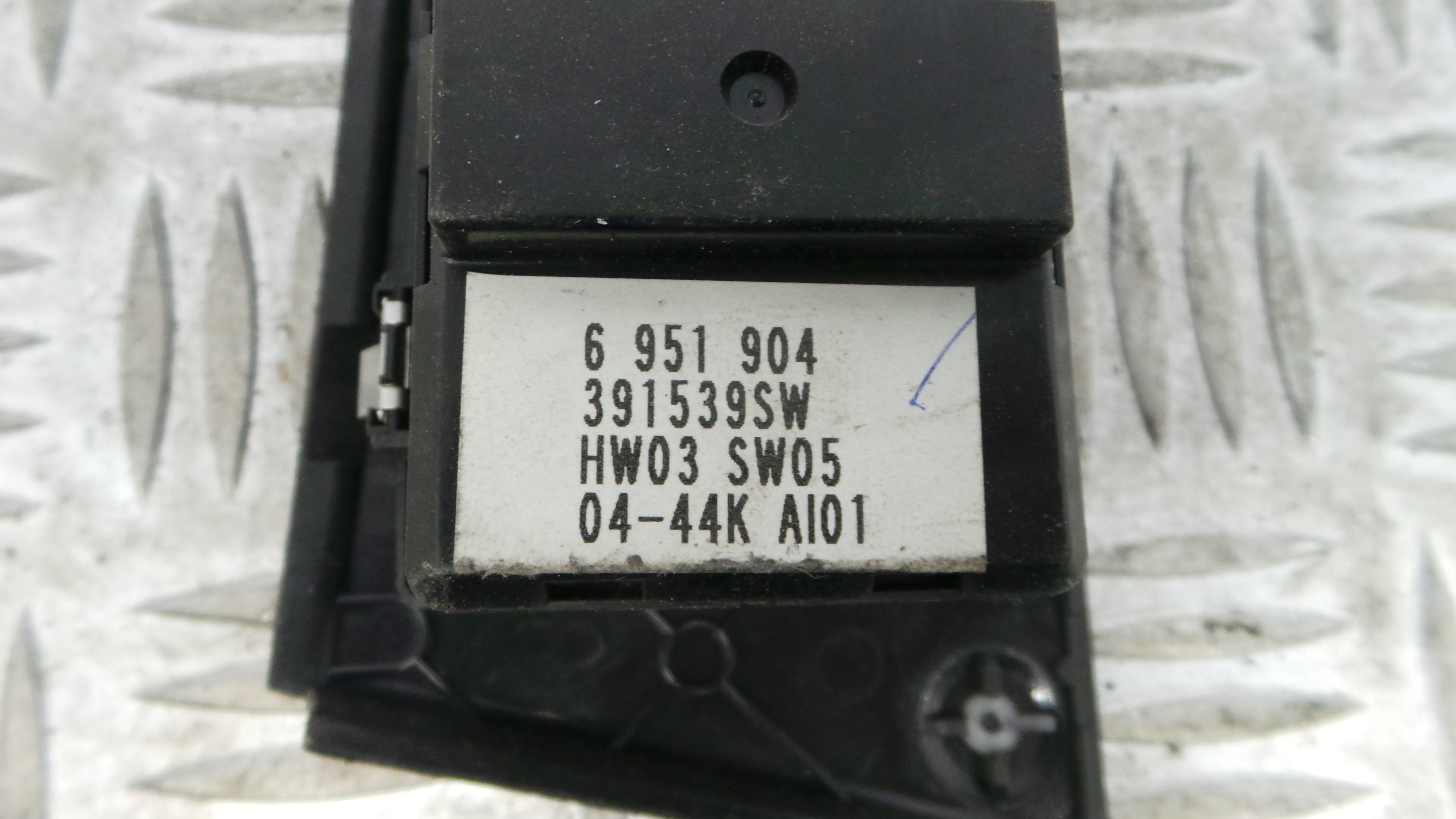 Interruptor / Comando Elevador Vidro Frente Esq  6951904 - BMW 5 (E60)-33194846