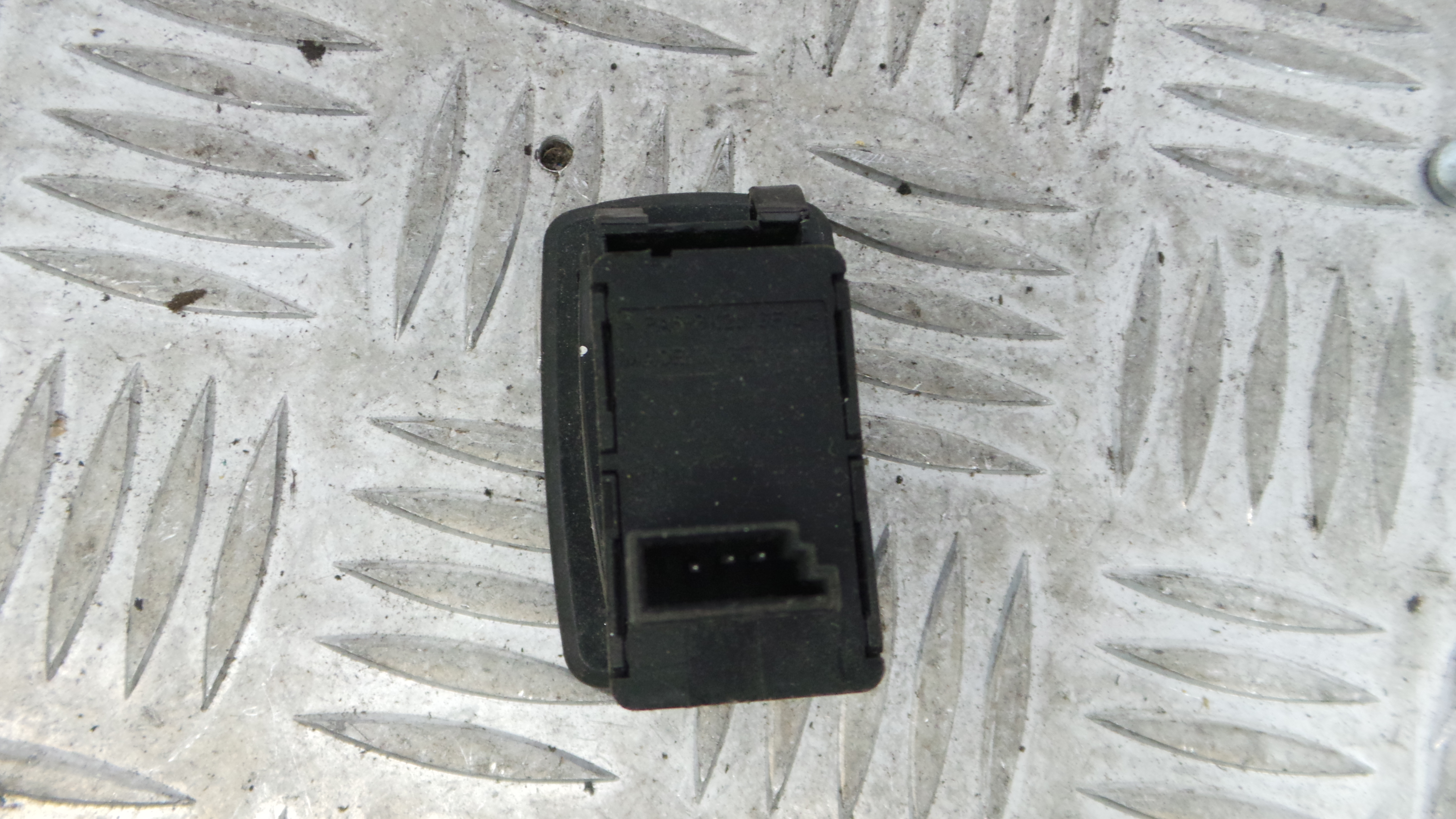 Interruptor / Comando Elevador Vidro Trás Dto 6945874 - BMW 1 (E87)-33194875