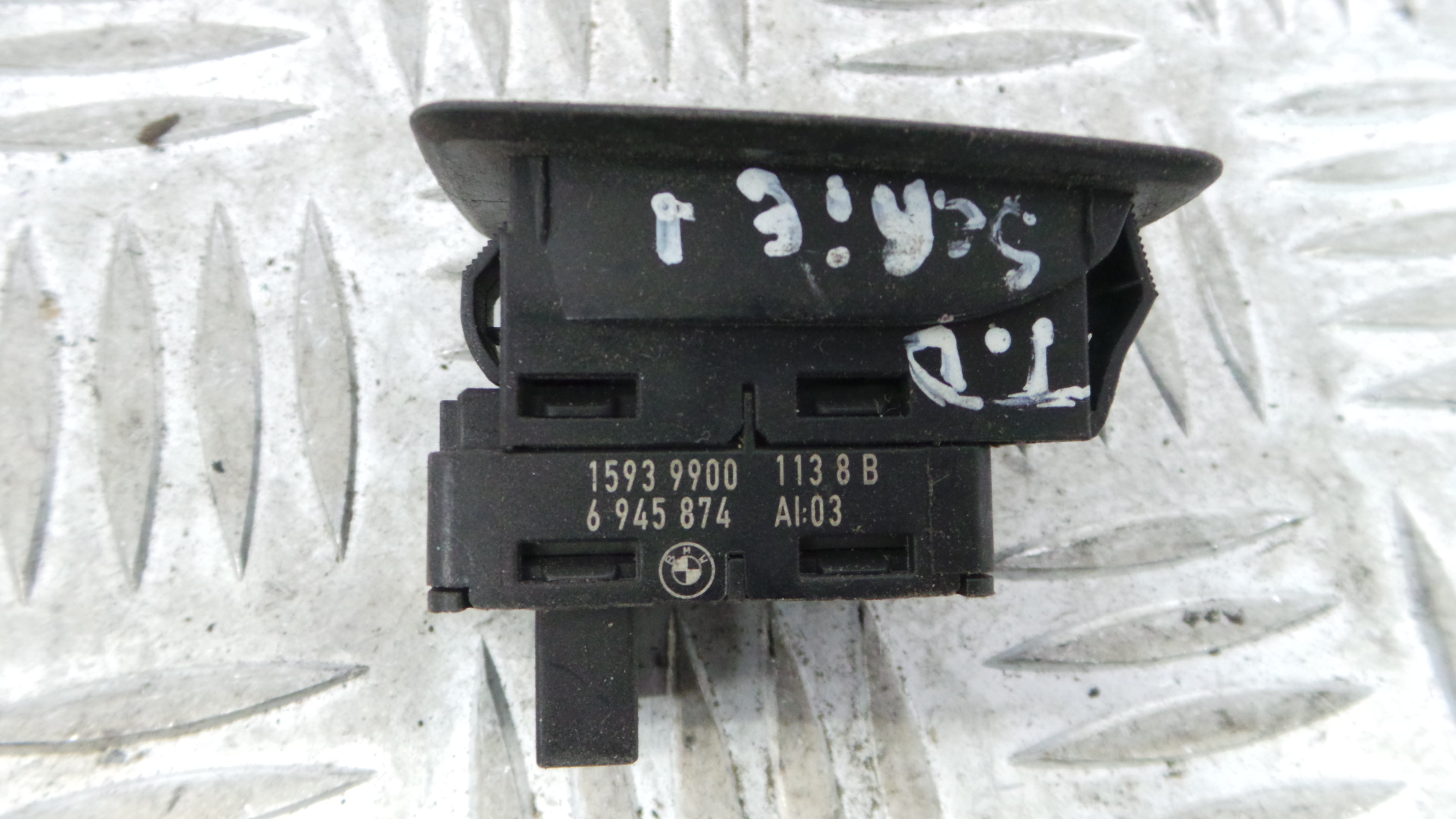 Interruptor / Comando Elevador Vidro Trás Dto 6945874 - BMW 1 (E87)-33194875