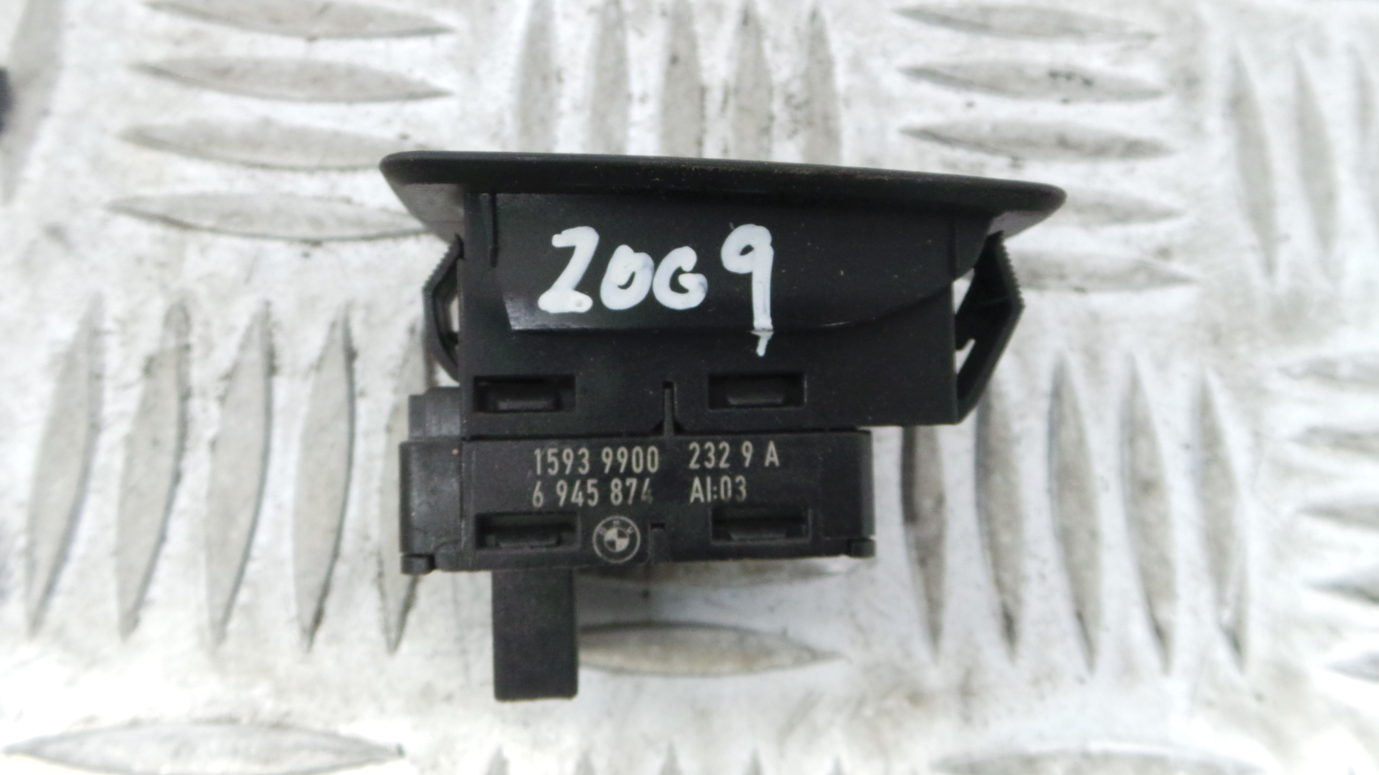 Interruptor / Comando Elevador Vidro Trás Dto 6945874 - BMW 1 (E87)-33194878