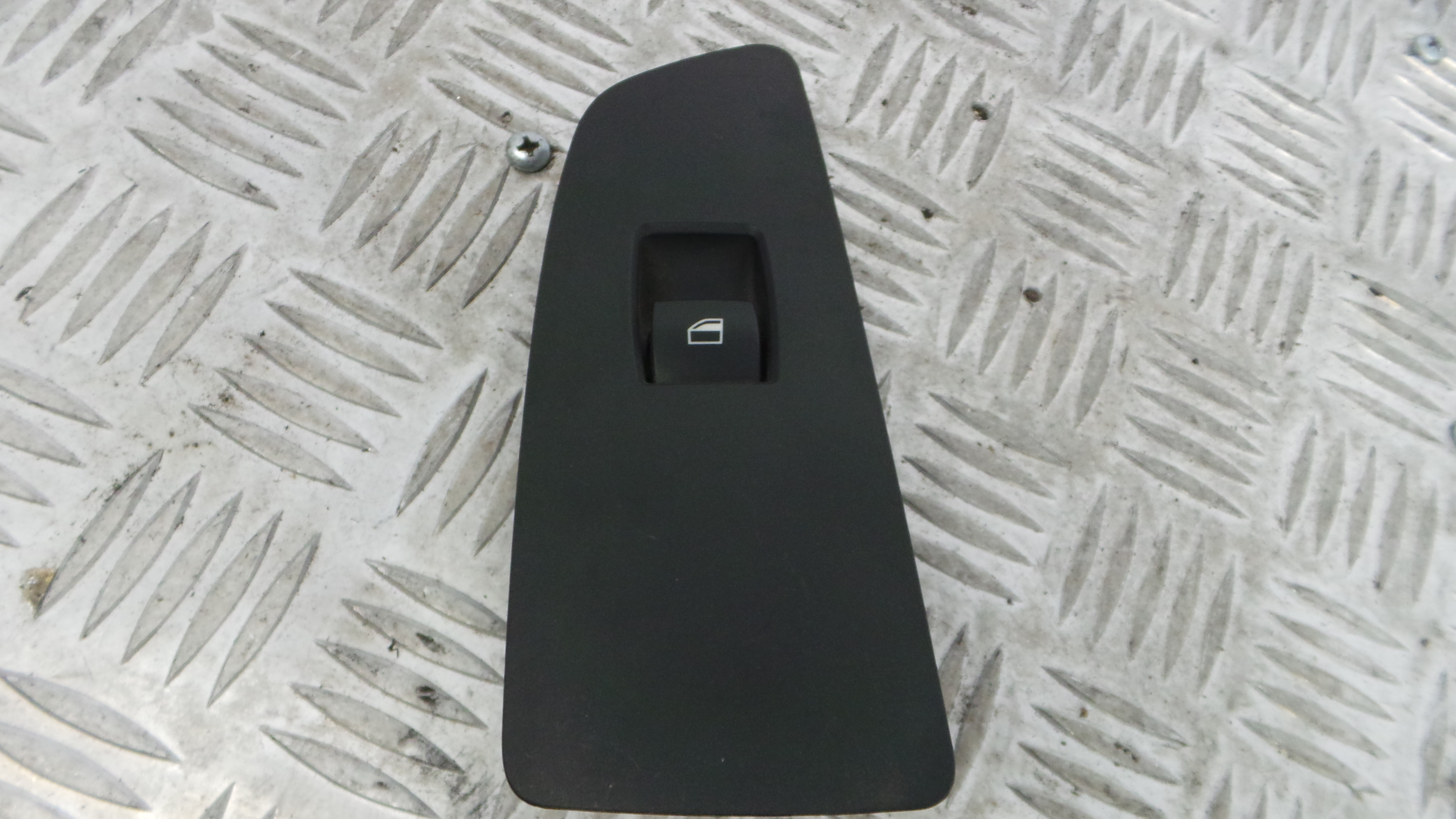 Interruptor / Comando Elevador Vidro Frente Dto  6970242 - BMW 1 (E87)-33194881 Interruptor / Comando Elevador Vidro Frente Dto  6970242 - BMW 1 (E87)-33194881