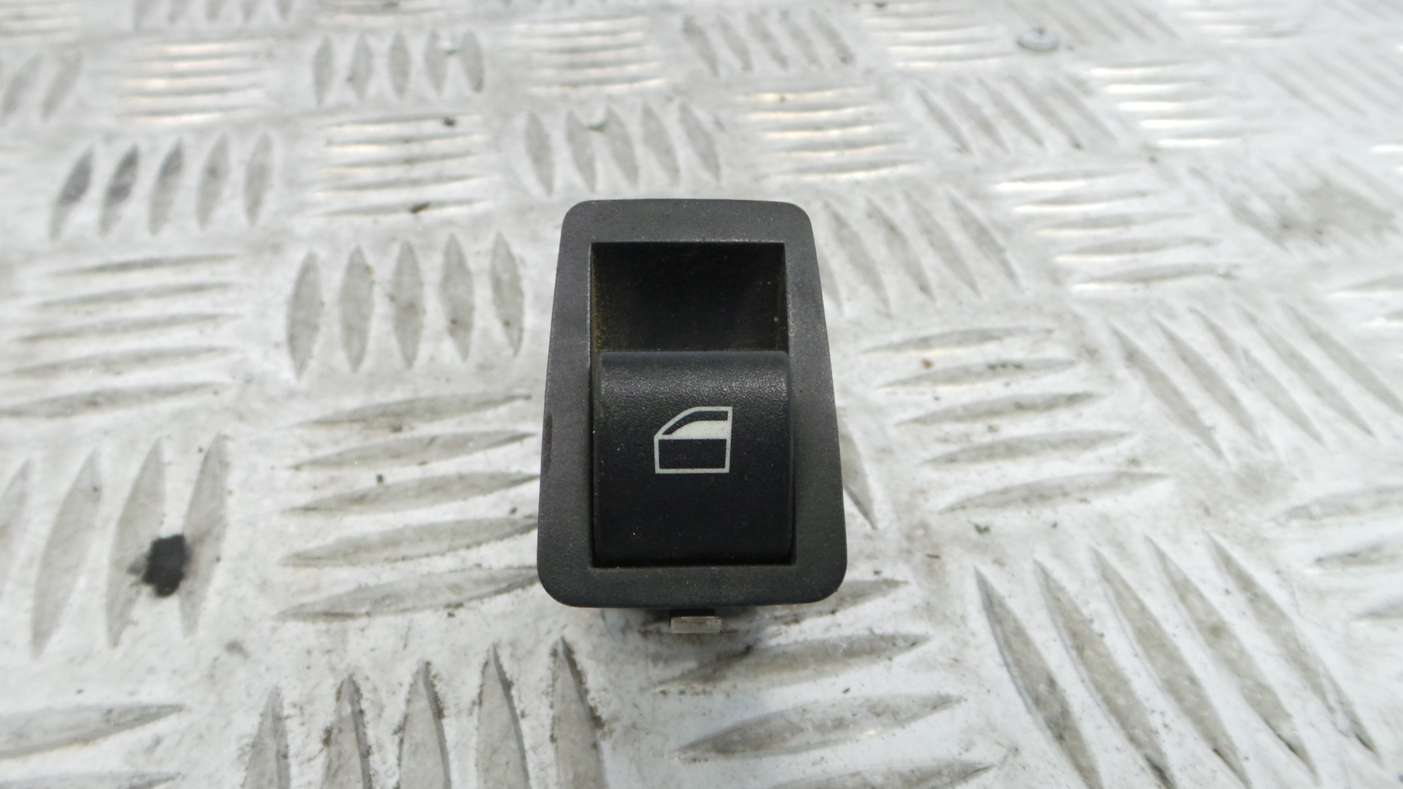 Interruptor / Comando Elevador Vidro Trás Dto 6902174 - BMW 3 (E46)-33194884