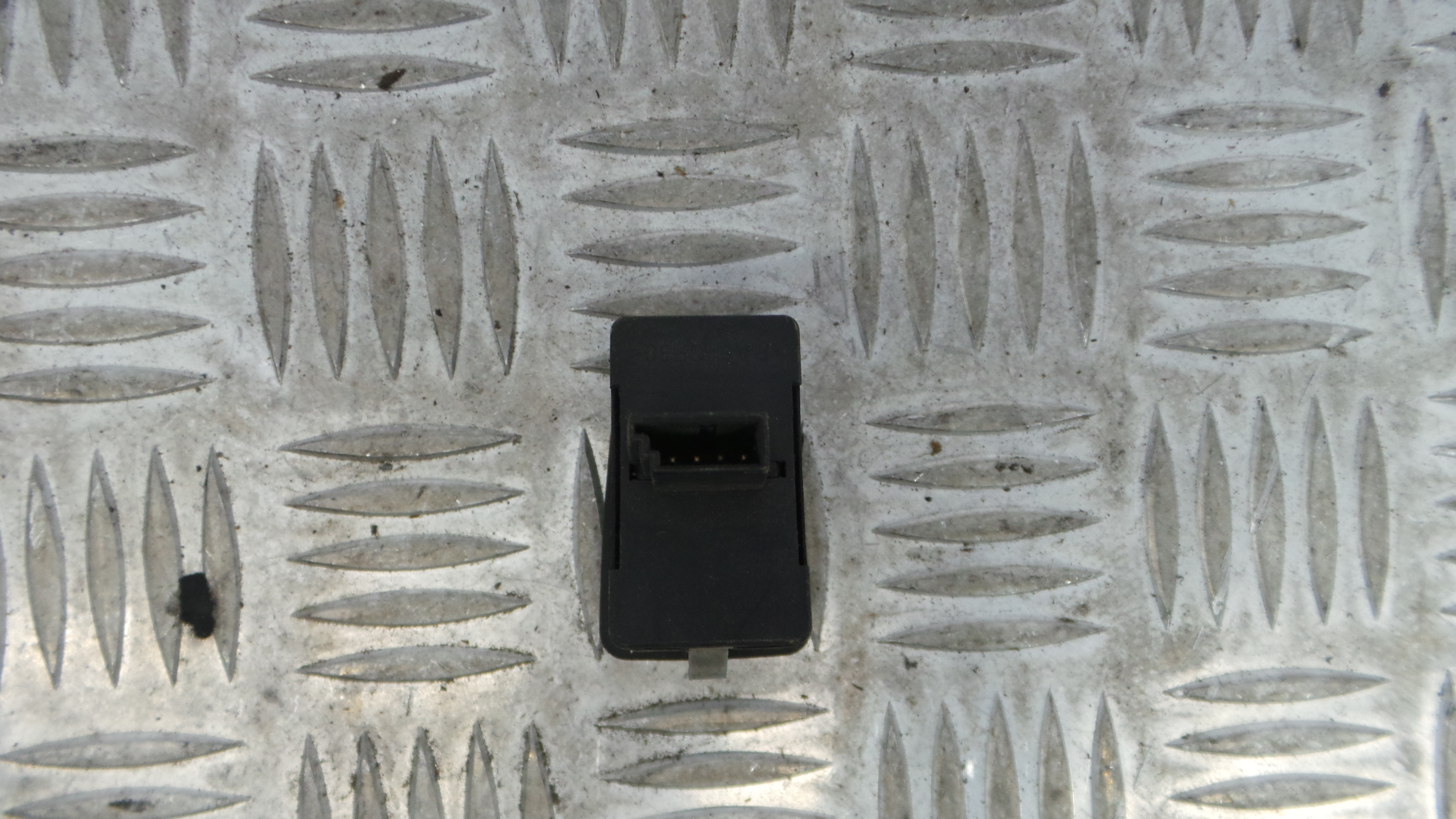 Interruptor / Comando Elevador Vidro Trás Dto 6902174 - BMW 3 (E46)-33194884