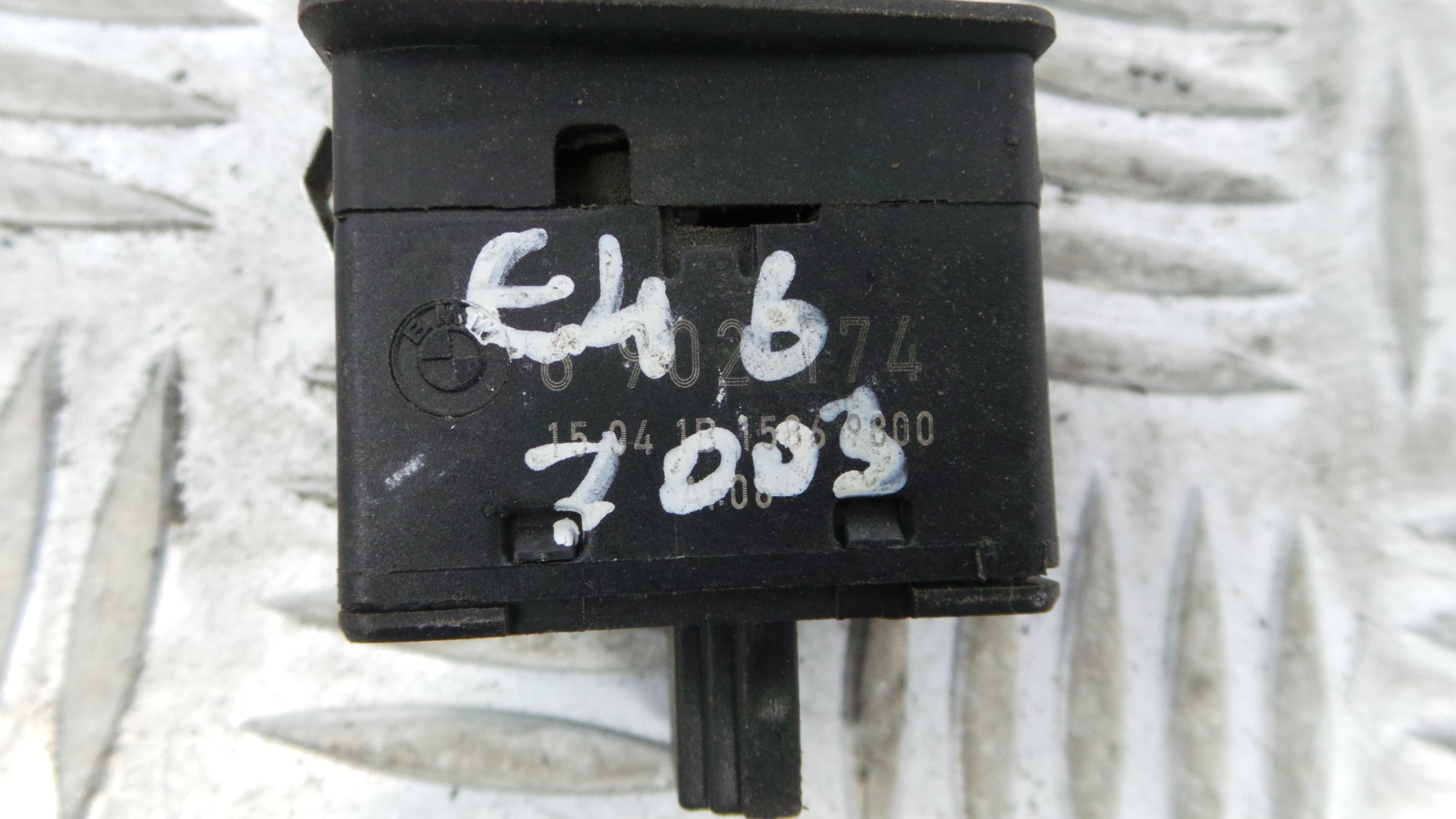 Interruptor / Comando Elevador Vidro Trás Dto 6902174 - BMW 3 (E46)-33194884