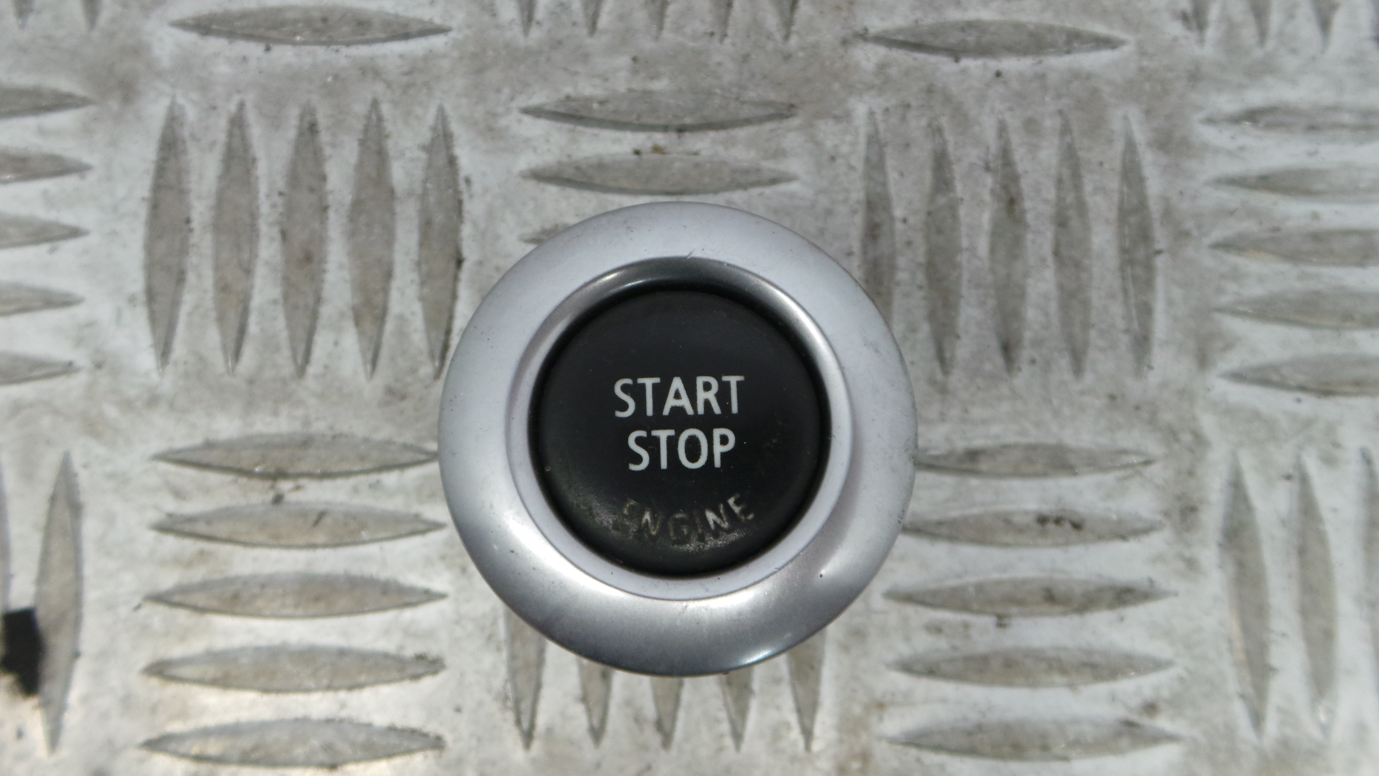 Botão Start/Stop 6949499 - BMW 1 (E87)-33194928 Botão Start/Stop 6949499 - BMW 1 (E87)-33194928