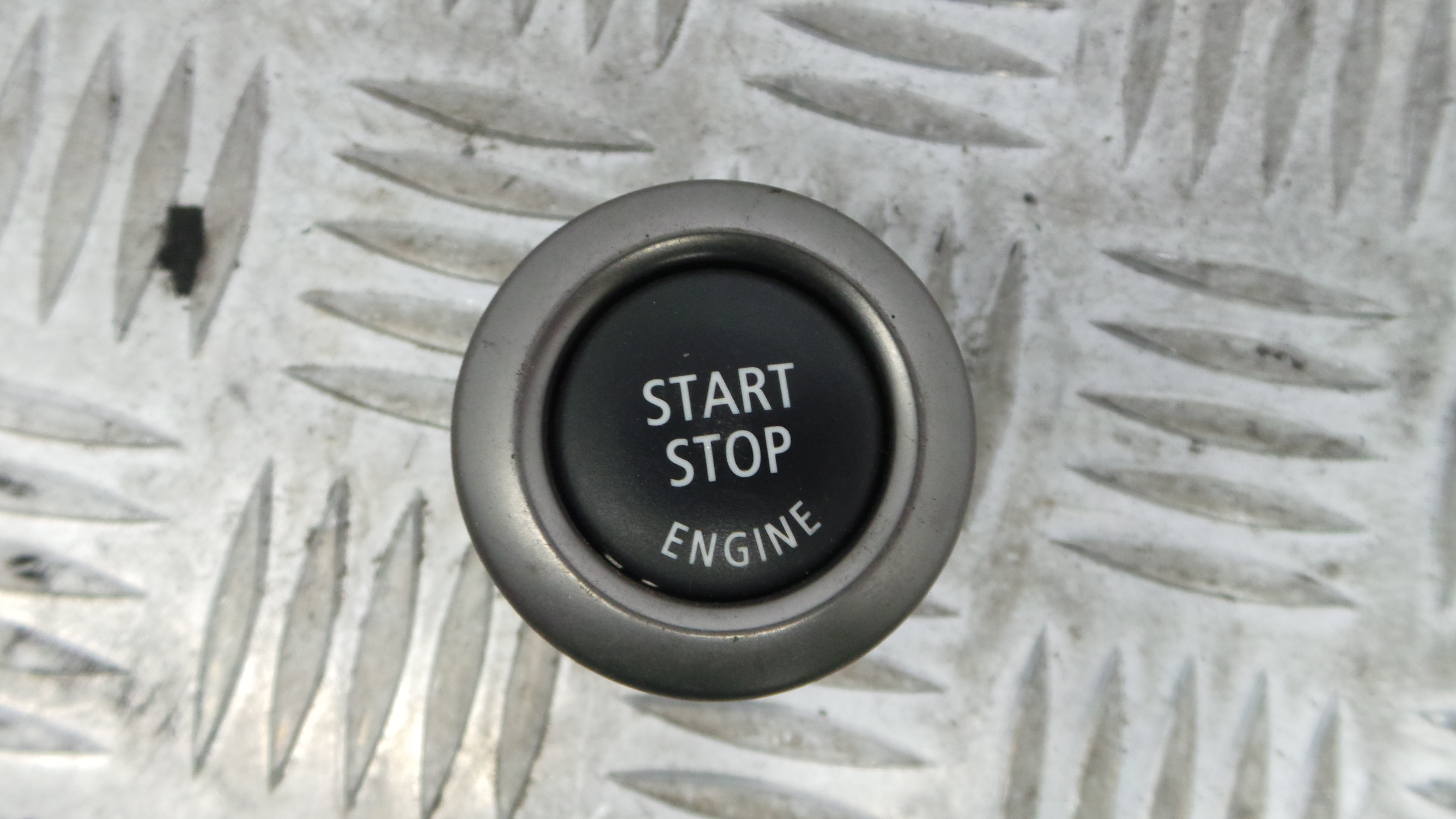 Botão Start/Stop 6960743 - BMW 5 (E60)-33194950 Botão Start/Stop 6960743 - BMW 5 (E60)-33194950