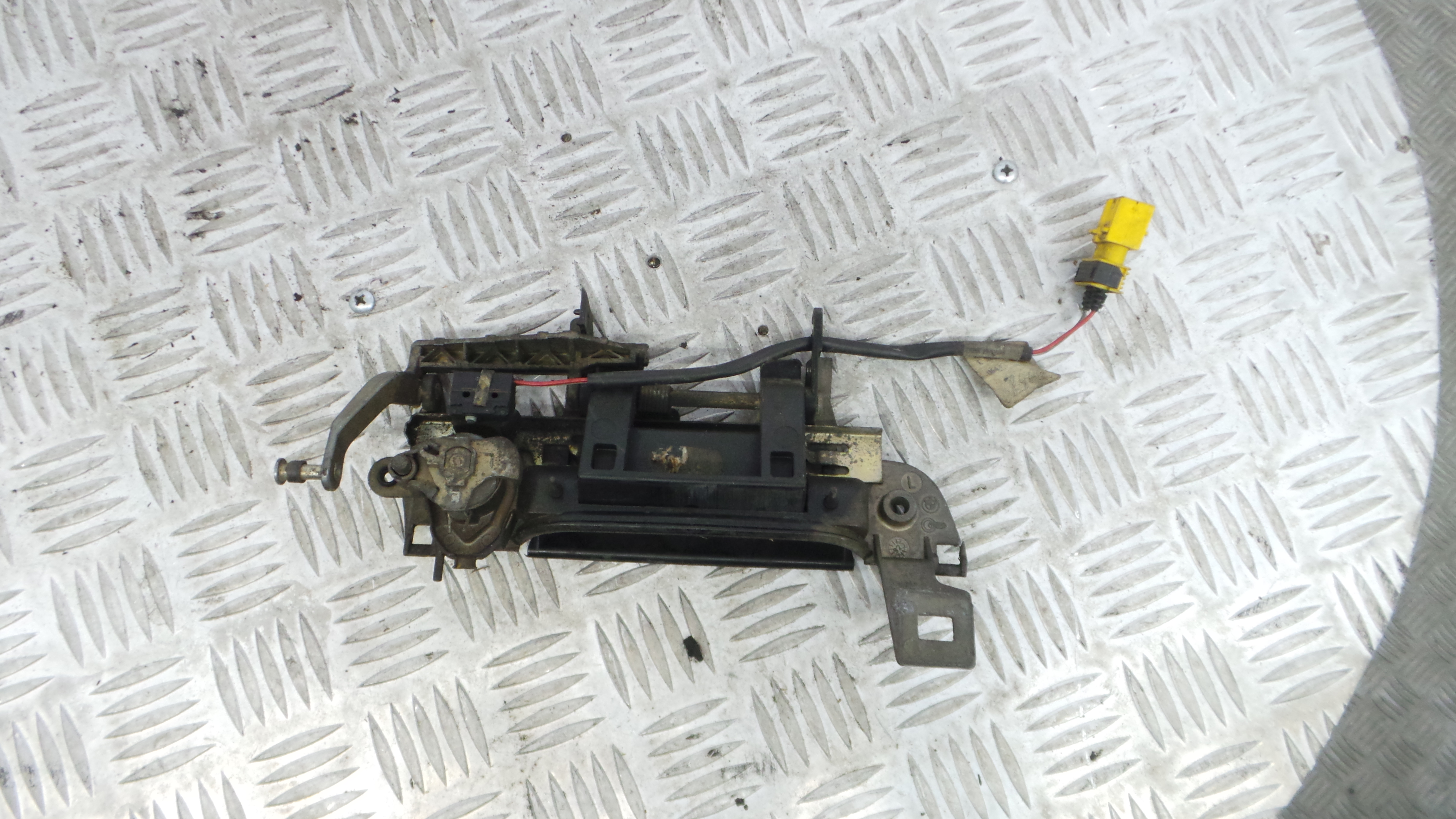 Puxador Exterior Frente Esquerdo 51.21-1960801 - BMW 3 (E36)-33195040