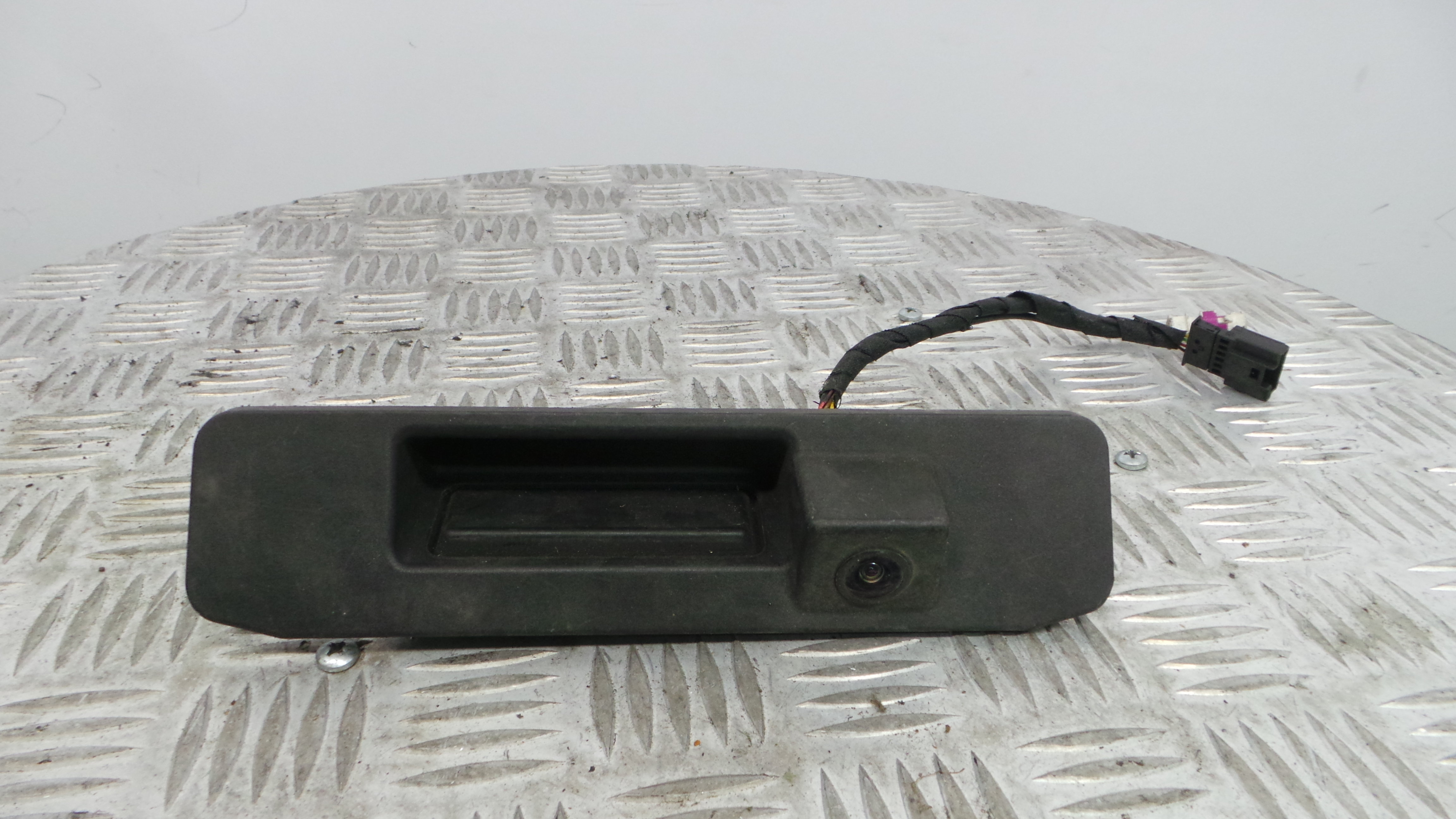 Puxador Exterior da Tampa da Mala A1667600593 - MERCEDES-BENZ A-CLASS (W176)-33195045 Puxador Exterior da Tampa da Mala A1667600593 - MERCEDES-BENZ A-CLASS (W176)-33195045