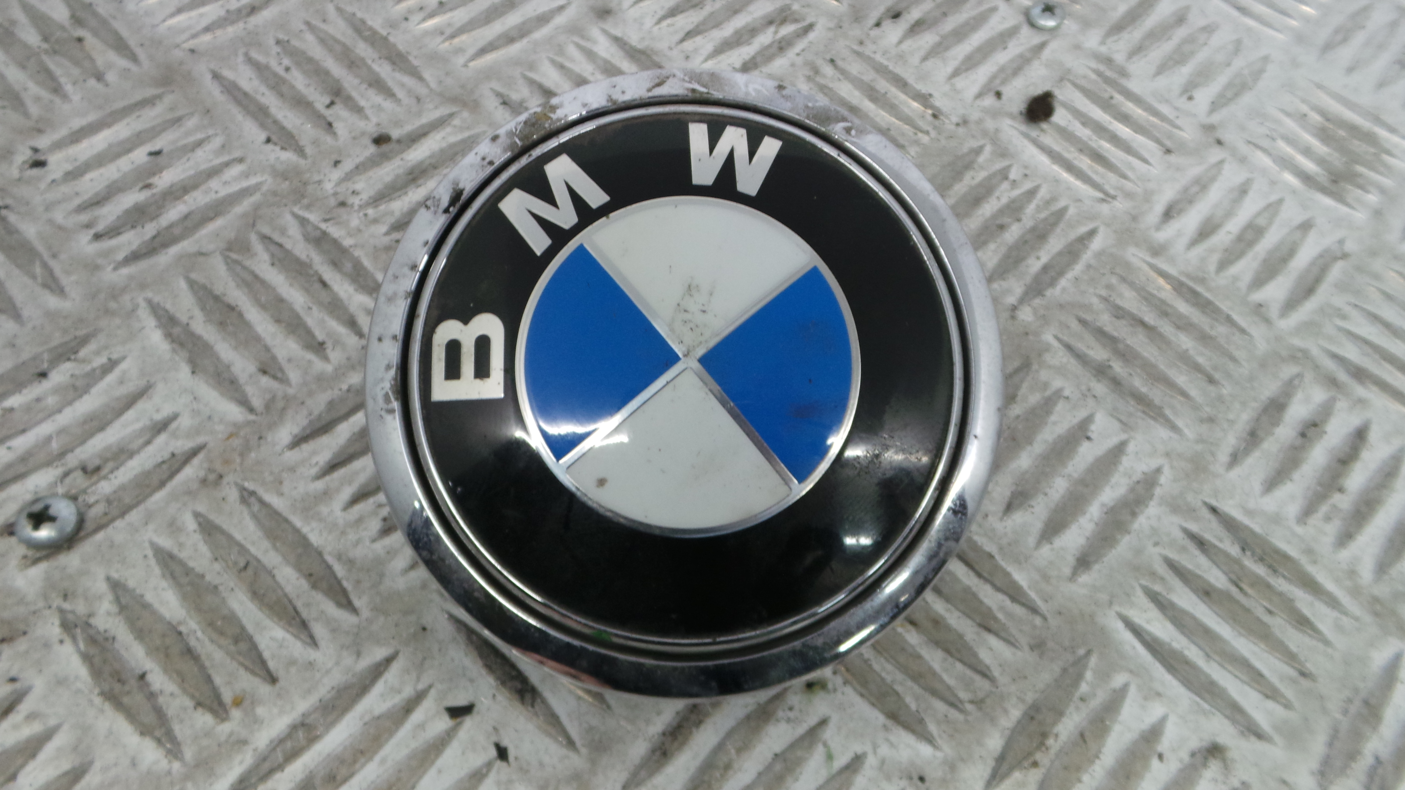 Puxador Exterior da Tampa da Mala 51.24-7153173 - BMW 1 (E87)-33195080 Puxador Exterior da Tampa da Mala 51.24-7153173 - BMW 1 (E87)-33195080