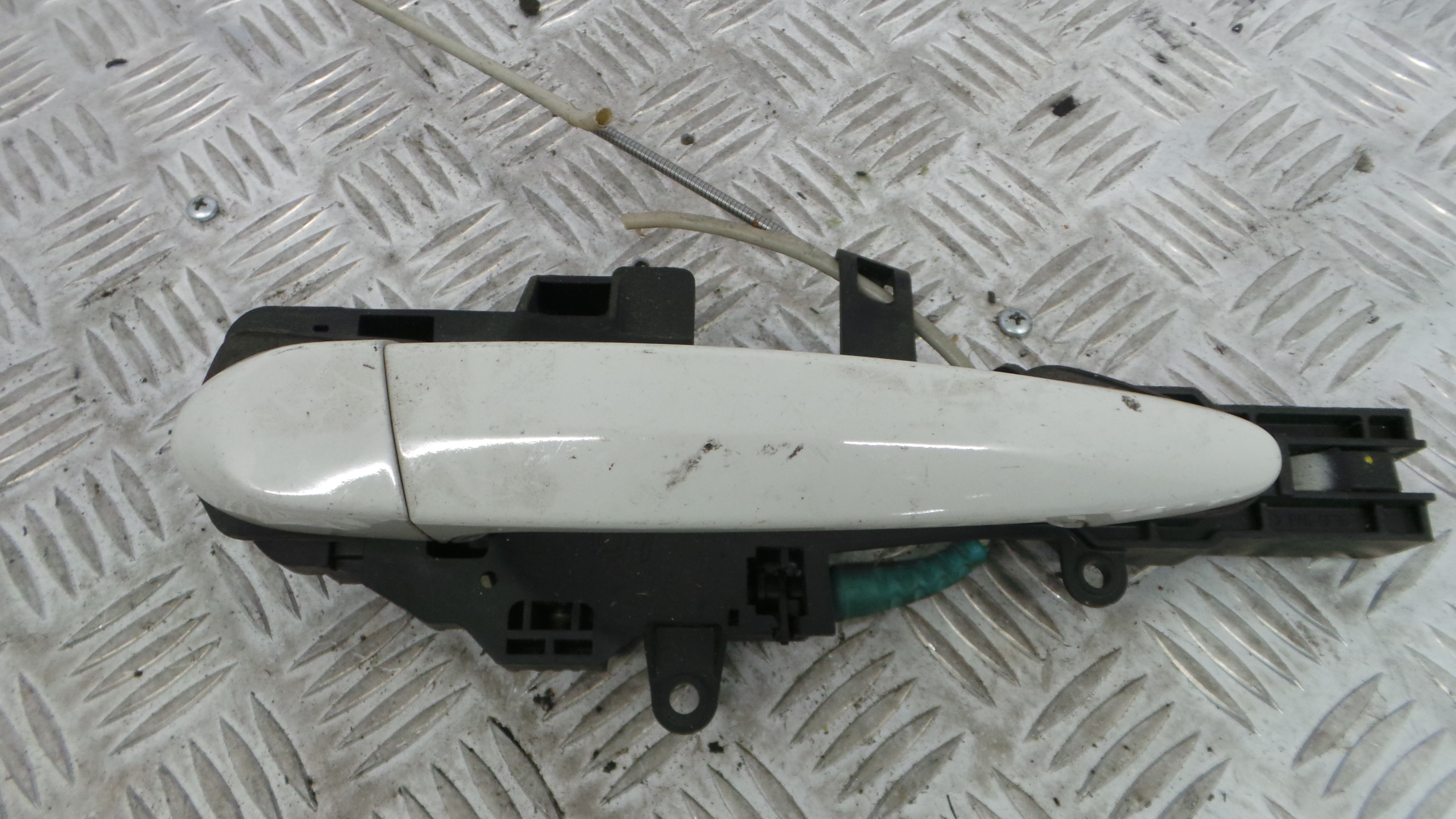 Puxador Exterior Trás Direita 51.21-0392542 - BMW 1 (E87)-33195117 Puxador Exterior Trás Direita 51.21-0392542 - BMW 1 (E87)-33195117