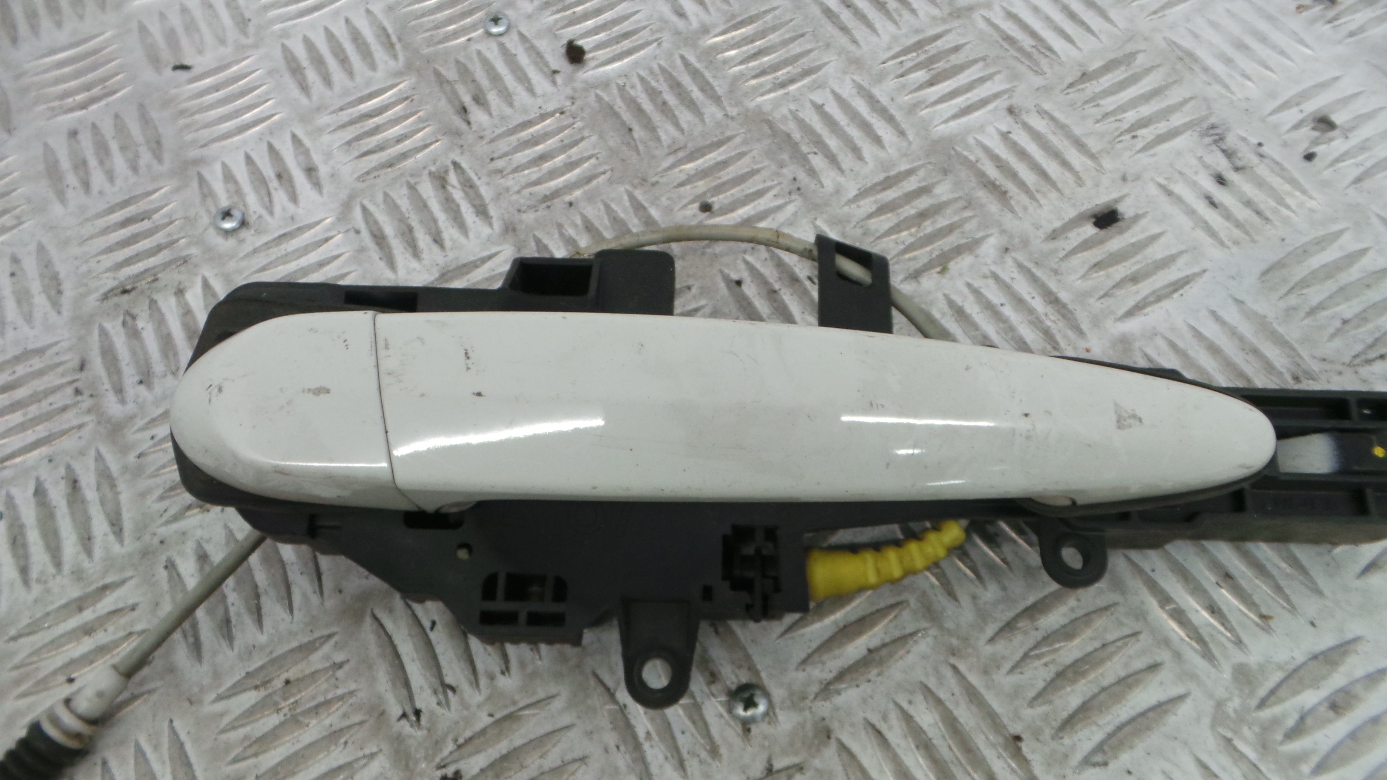 Puxador Exterior Frente Direita 51.21-0392542 - BMW 1 (E87)-33195119 Puxador Exterior Frente Direita 51.21-0392542 - BMW 1 (E87)-33195119