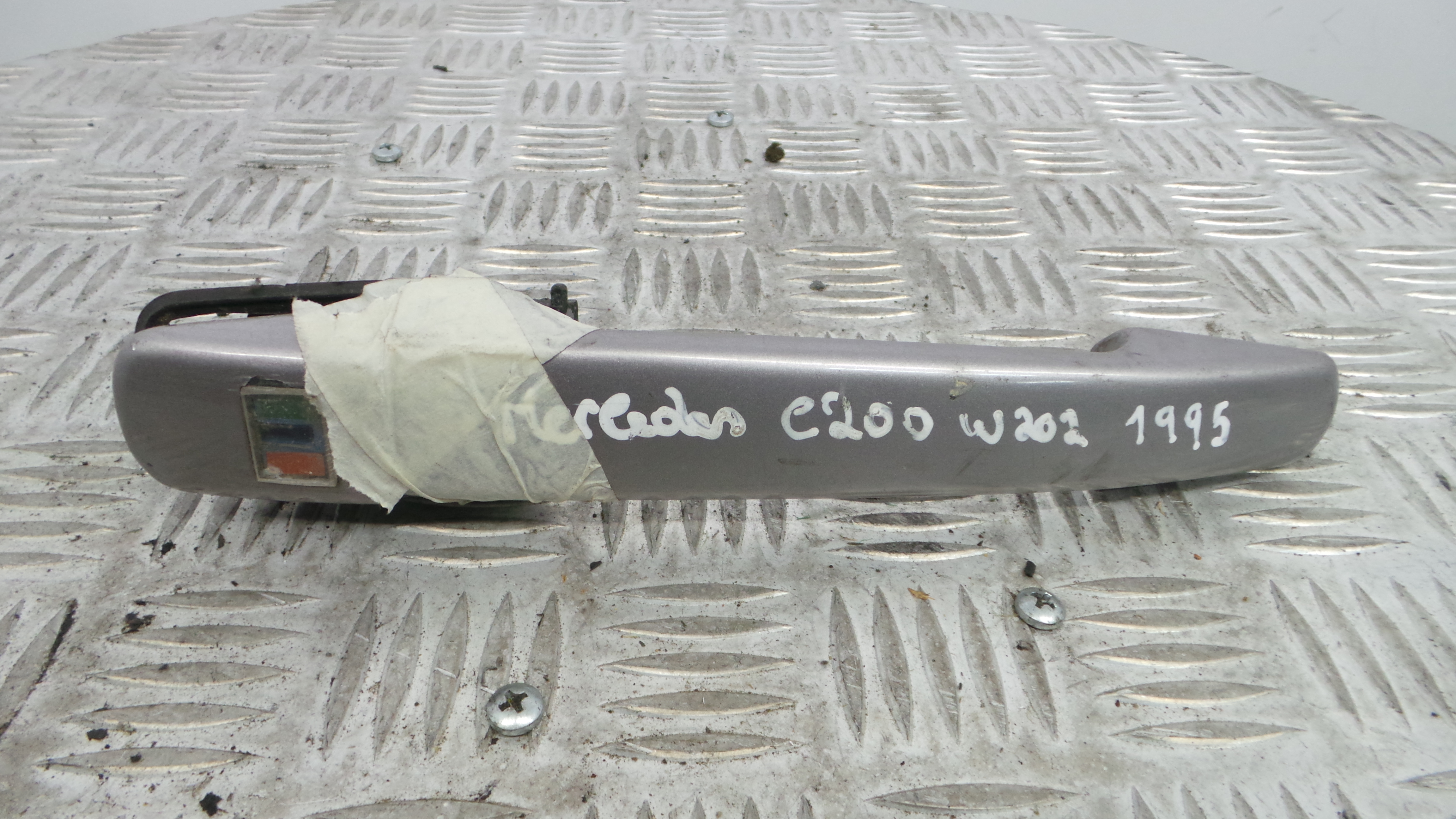 Puxador Exterior Frente Esquerdo A2027600970 - MERCEDES-BENZ C-CLASS (W202)-33195124