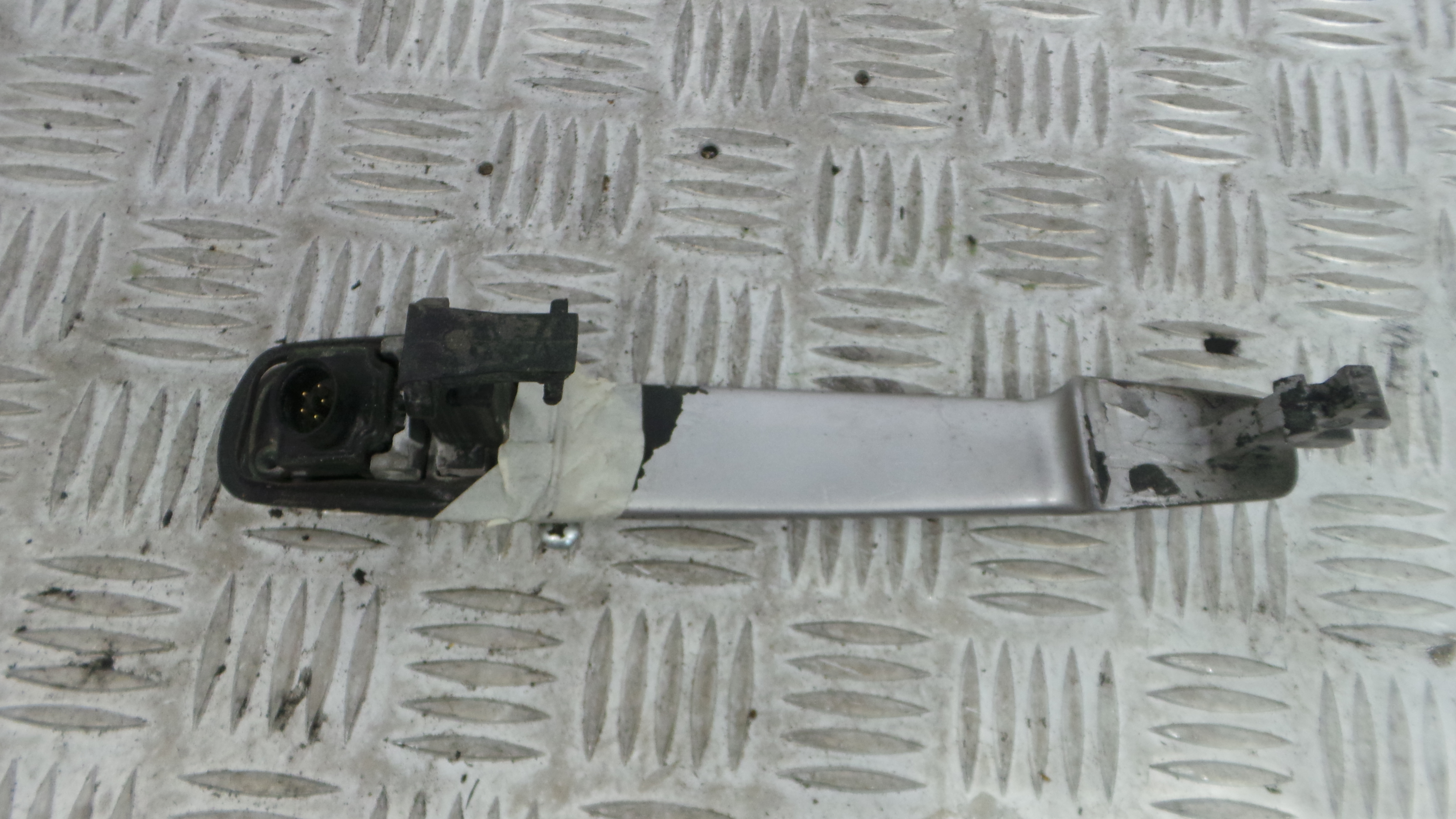 Puxador Exterior Frente Esquerdo A2027600970 - MERCEDES-BENZ C-CLASS (W202)-33195124