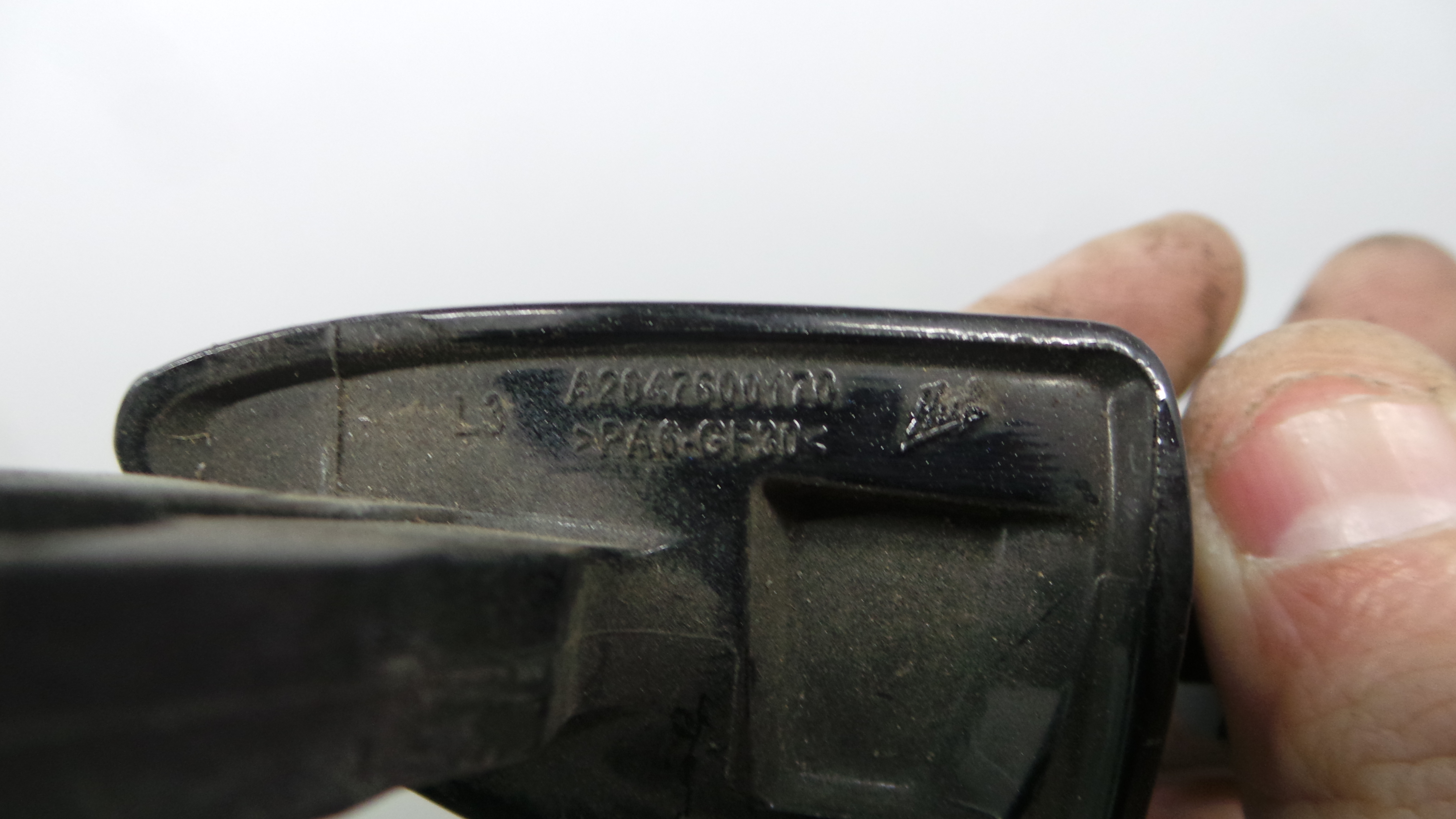 Puxador Exterior Frente Esquerdo A2047600170 - MERCEDES-BENZ C-CLASS (W204)-33195143