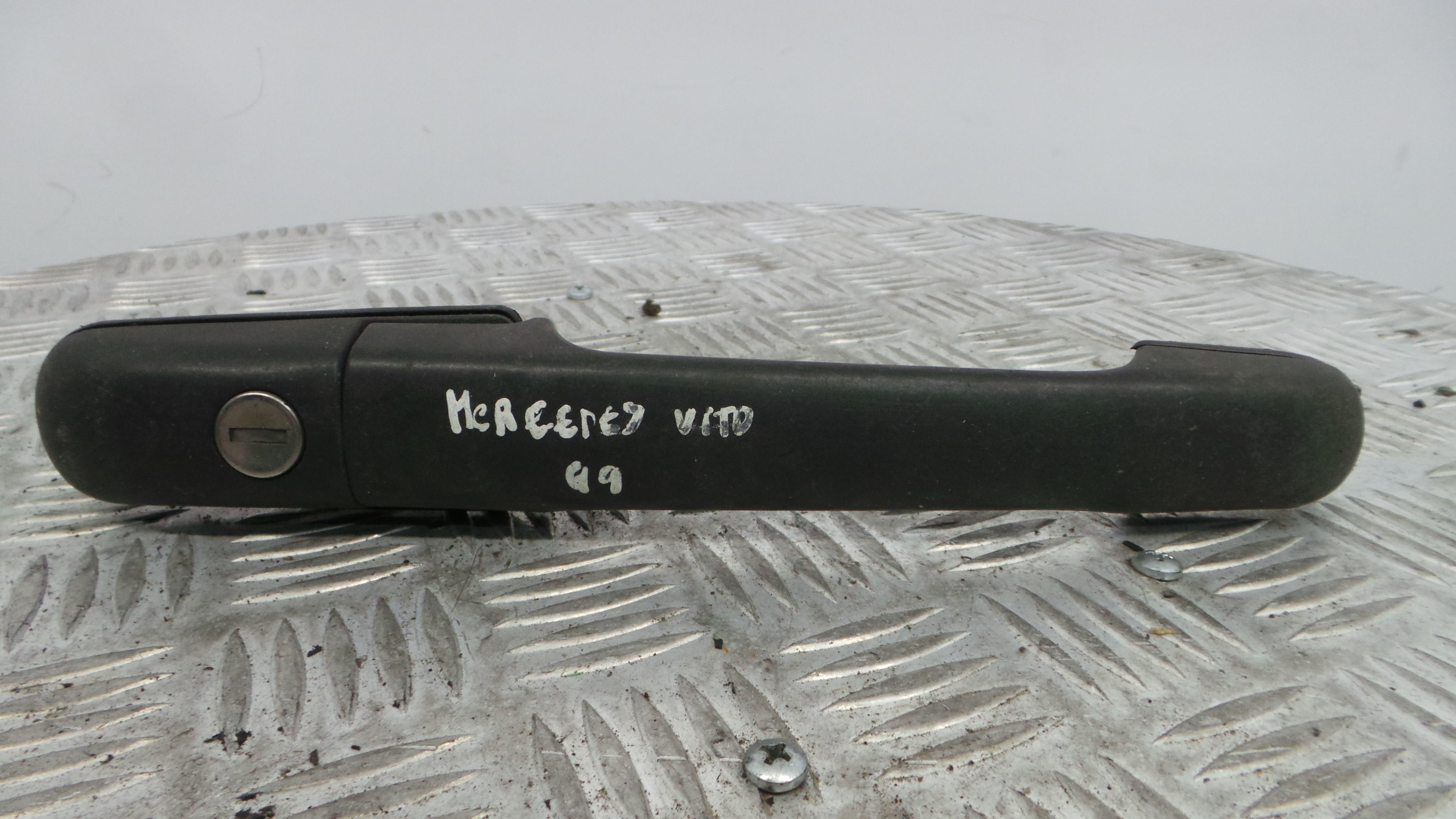 Puxador Exterior Frente Direita  A4057600259 - MERCEDES-BENZ VITO Caixa (W638)-33195154