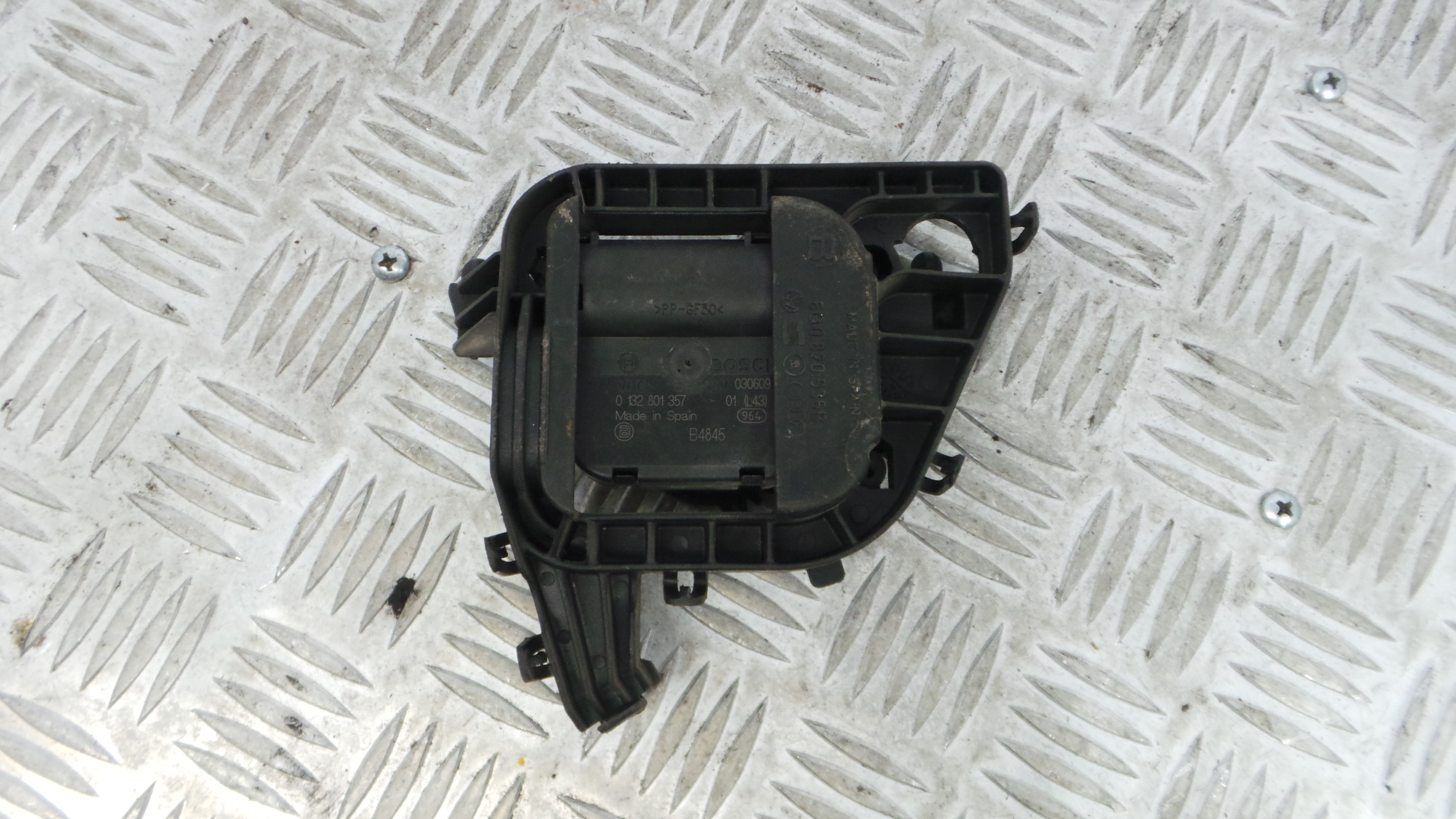 Atuador do Circuito de Ar  6Q0820536B - VW POLO V (6R1, 6C1)-33195254