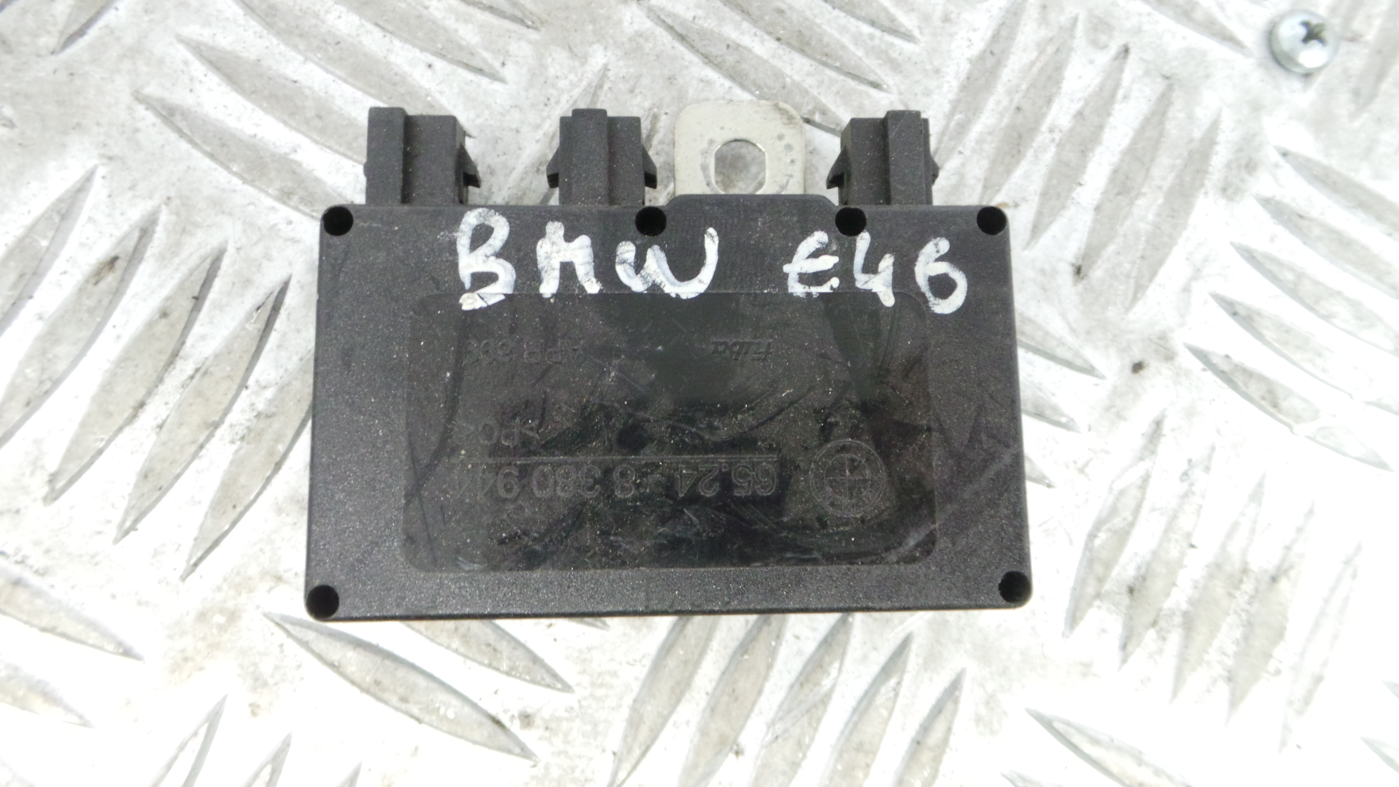 Adaptador Antena 65.24-8380944 - BMW 3 (E46)-33195278