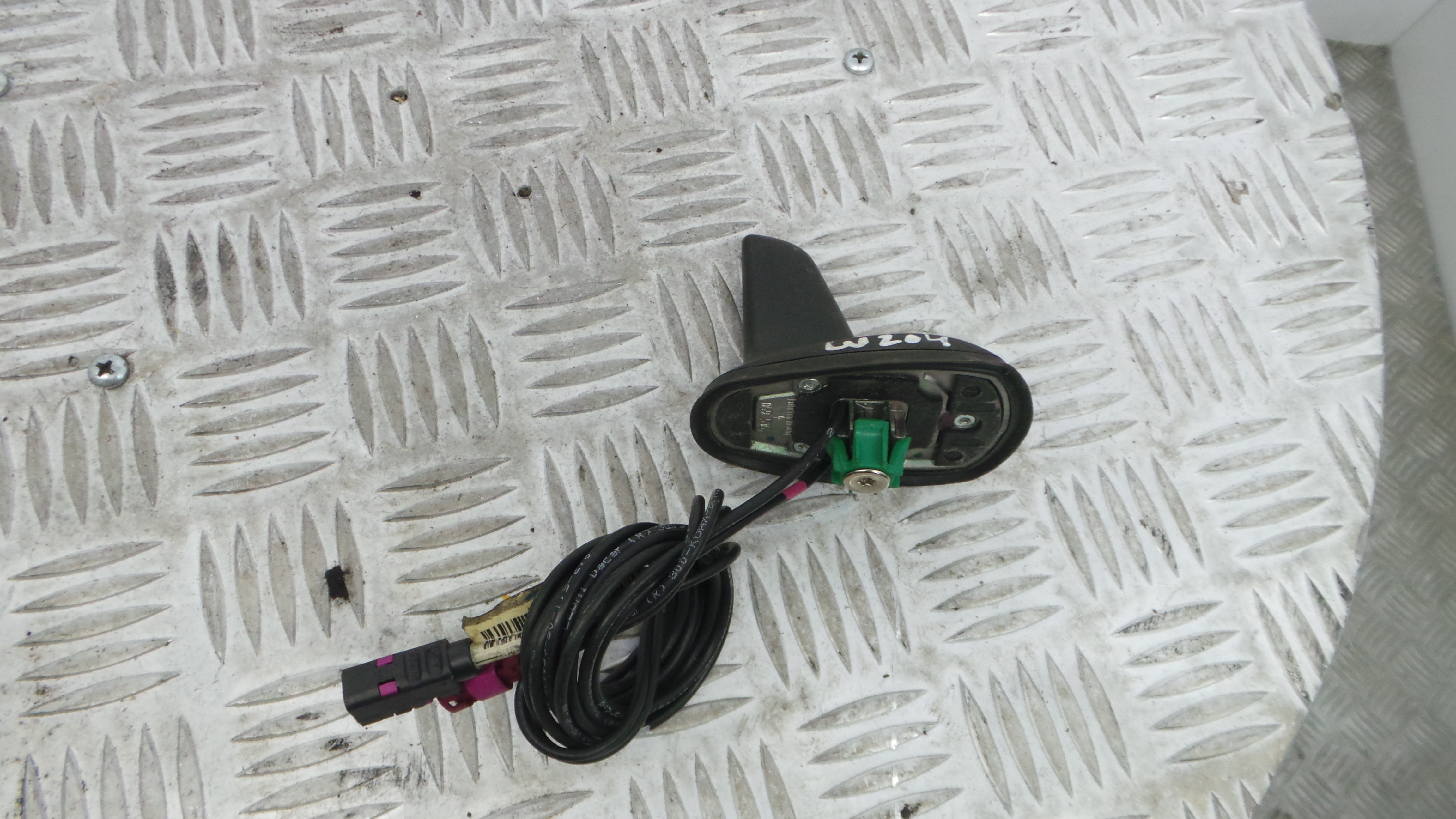 Antena 2048206475 - MERCEDES-BENZ C-CLASS (W204)-33195285