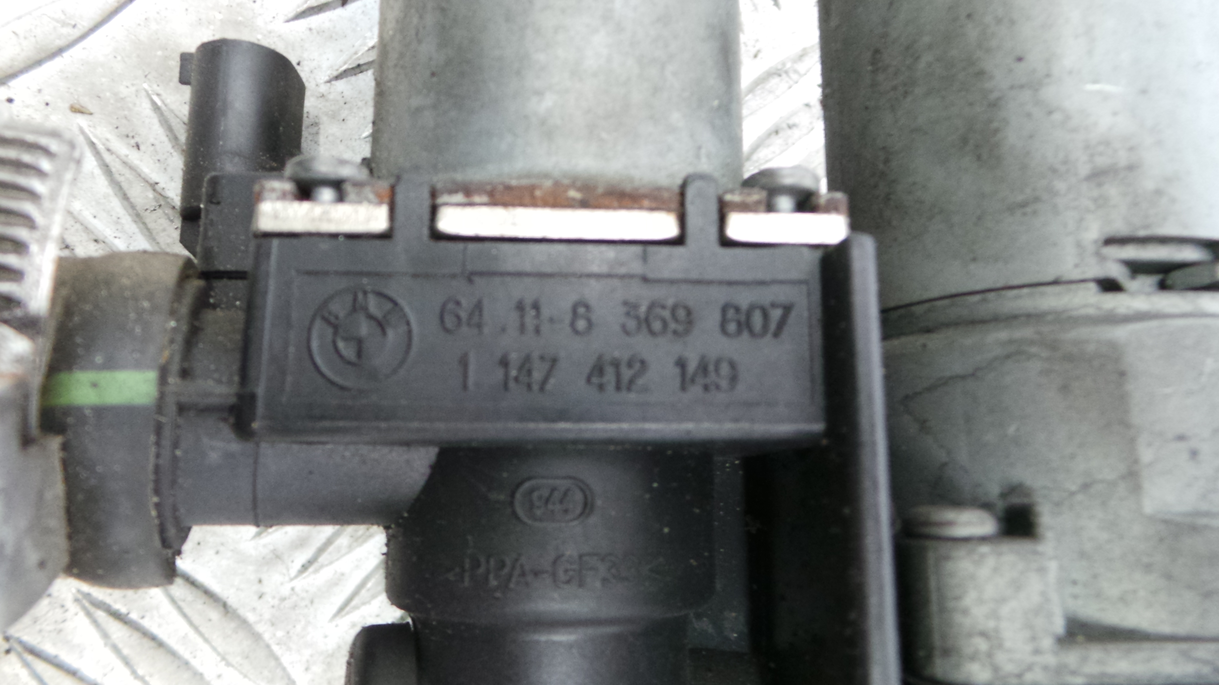 Válvula de Aquecimento 64.12-6918806 - BMW 3 (E46)-33195334