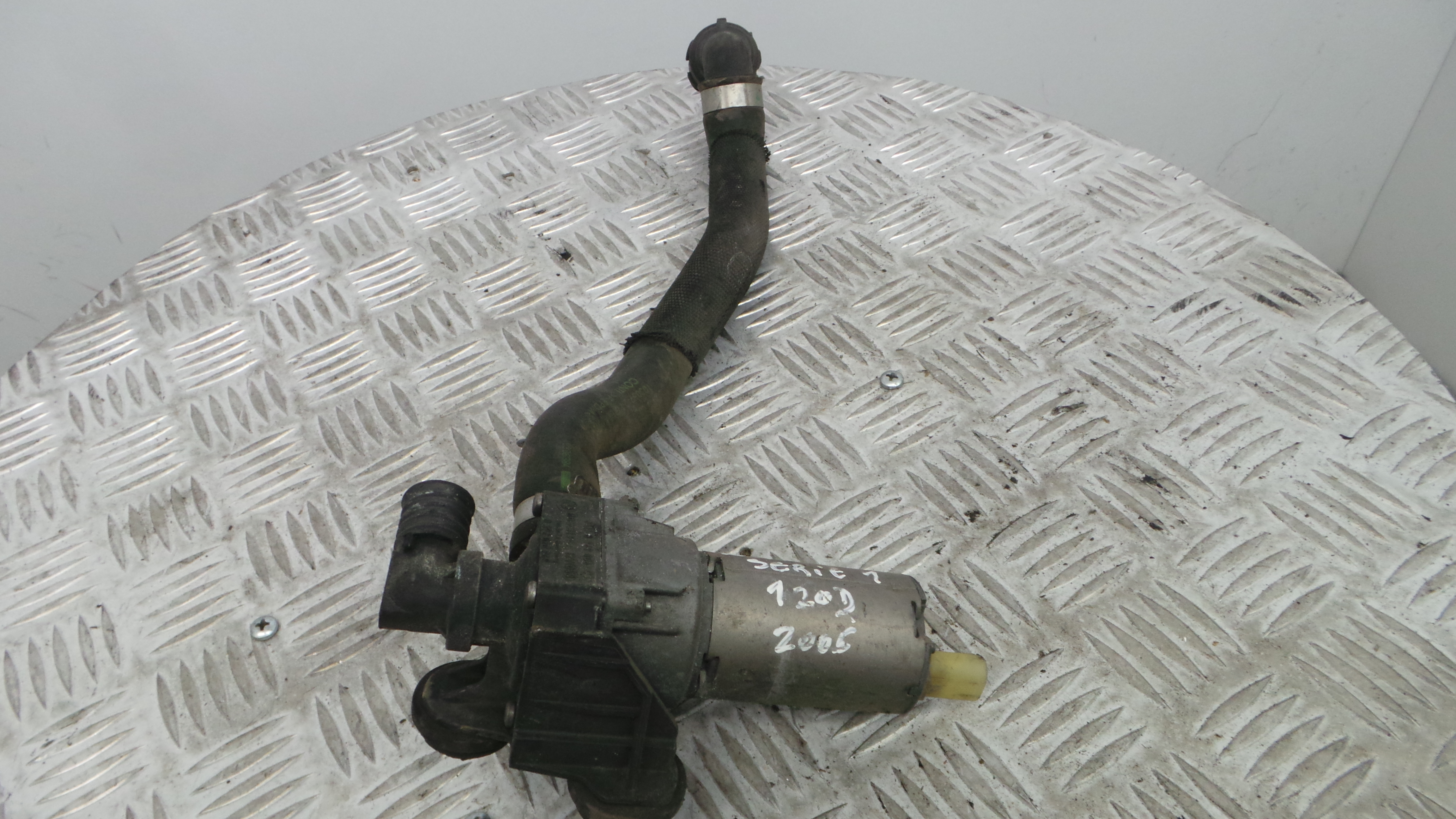 Bomba Água 64.11-8369806 - BMW 1 (E87)-33195346