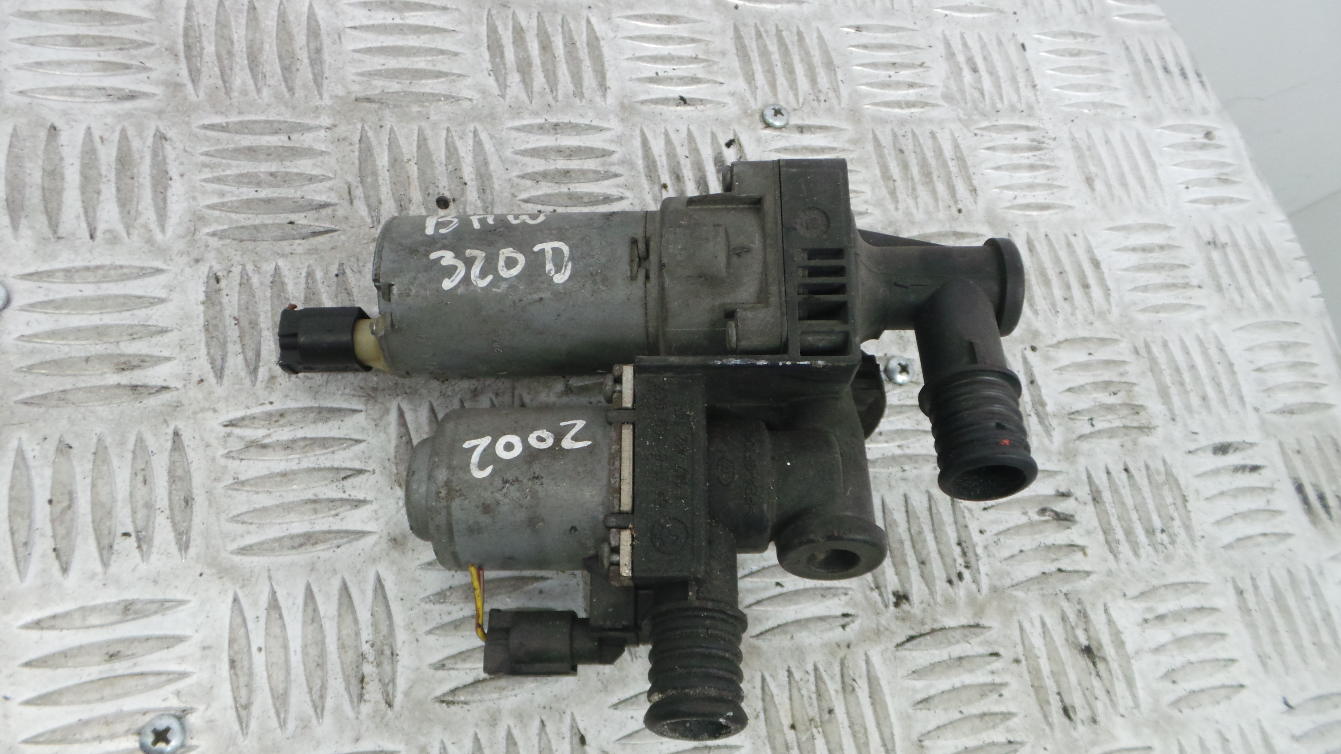 Bomba Água 64.11-8369807 - BMW 3 (E46)-33195349