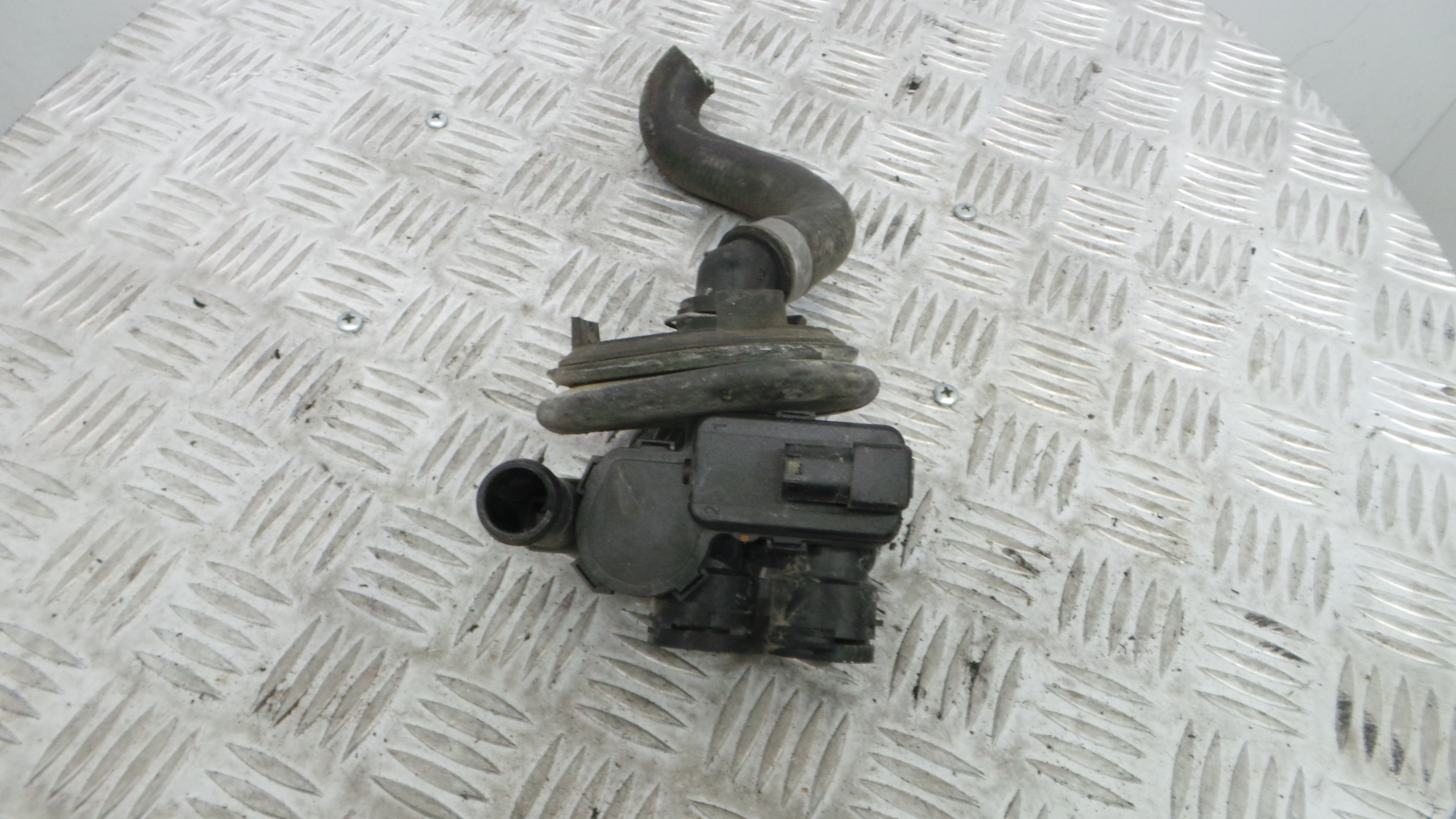 Torneira da Chauffage A2118320084 - MERCEDES-BENZ E-CLASS (W211)-33195364
