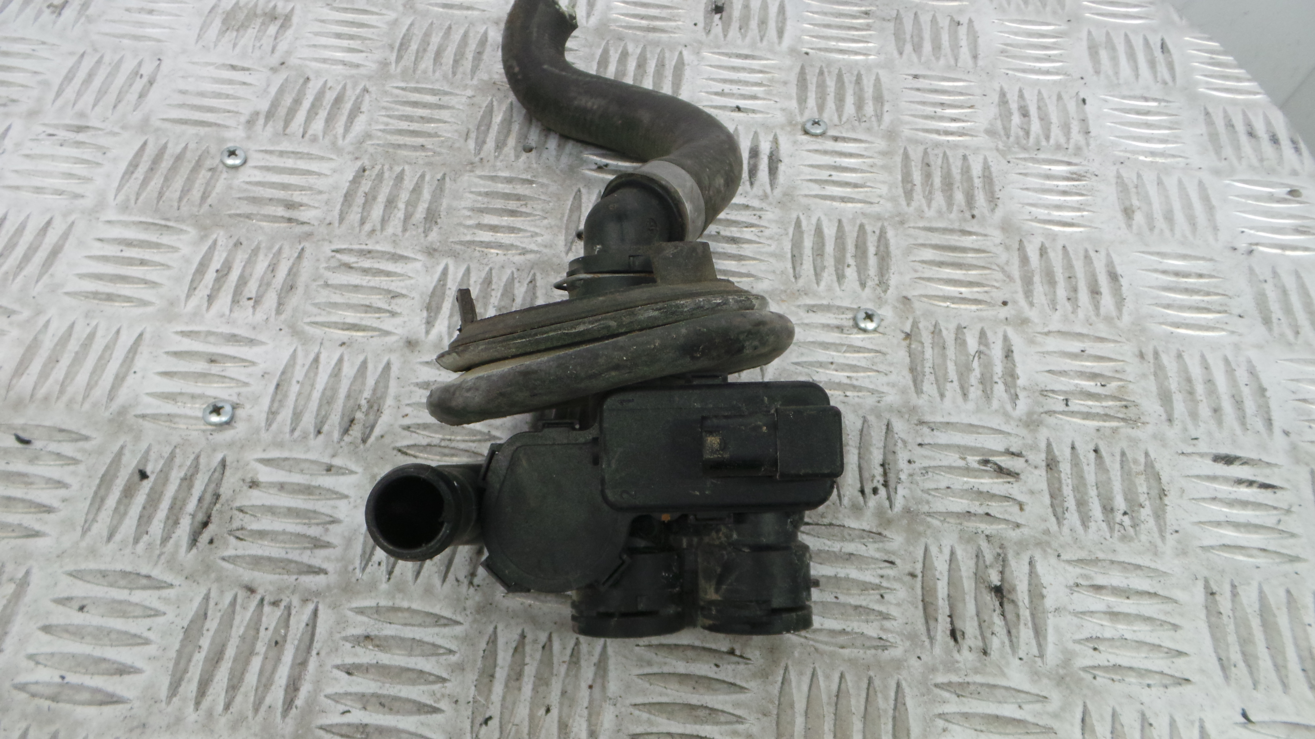 Torneira da Chauffage A2118320084 - MERCEDES-BENZ E-CLASS (W211)-33195364