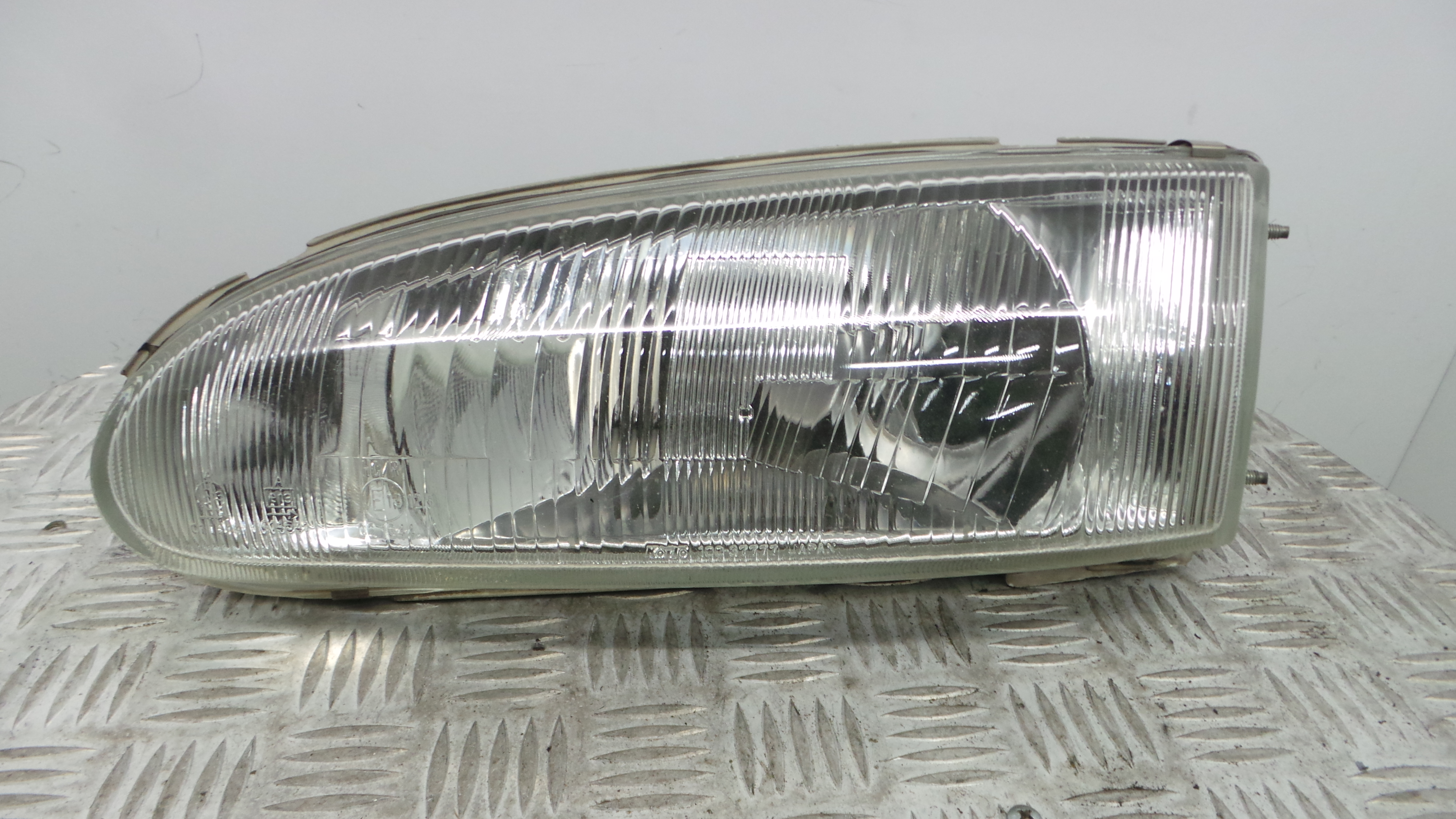 Ótica Esq 100-37776L - MITSUBISHI COLT IV (CA_A), COLT Mk IV (CA_A)-33196208 Ótica Esq 100-37776L - MITSUBISHI COLT IV (CA_A), COLT Mk IV (CA_A)-33196208