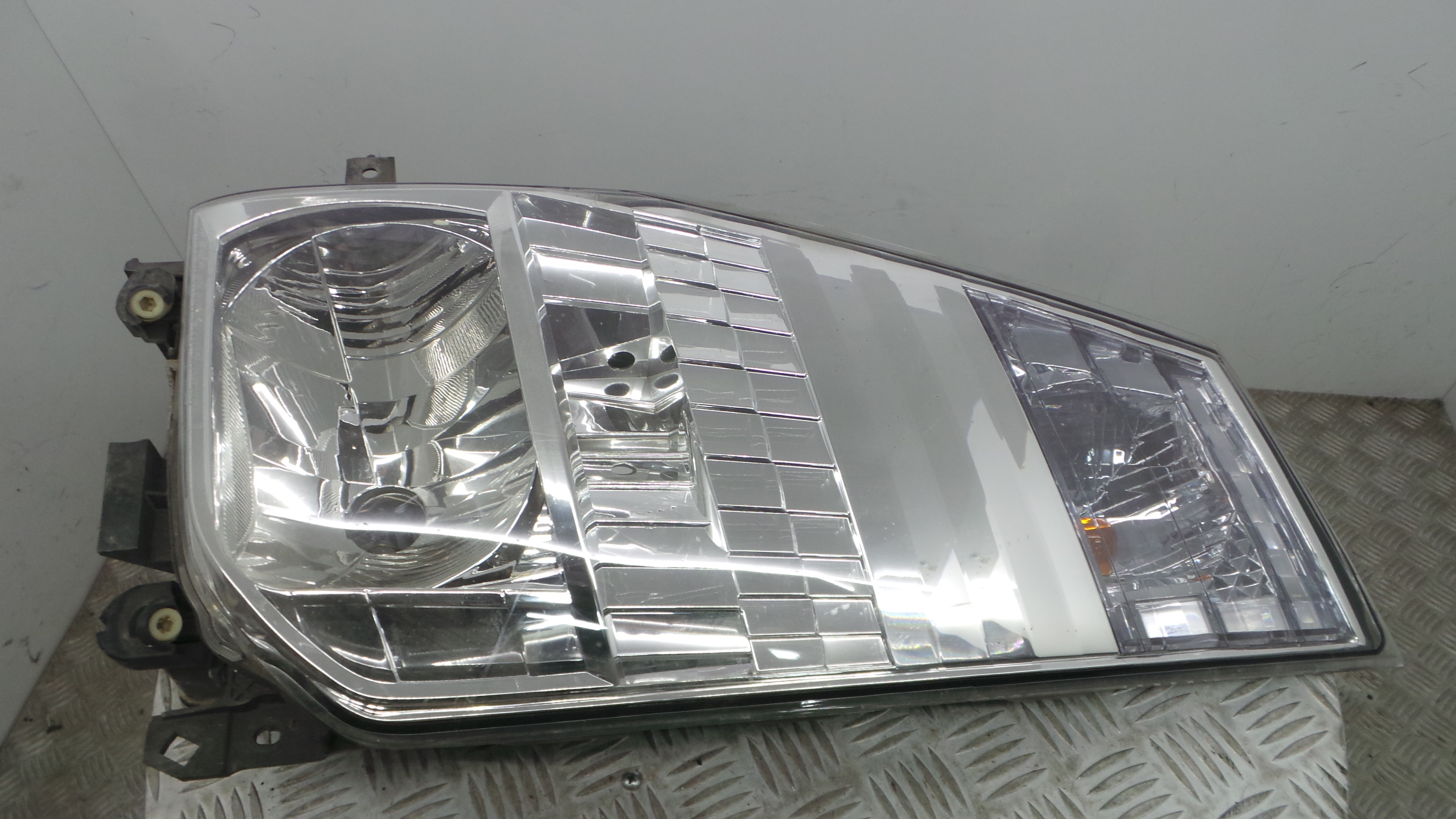 Ótica Esq 90050417 - NISSAN NT400 CABSTAR (F24M)-33196321