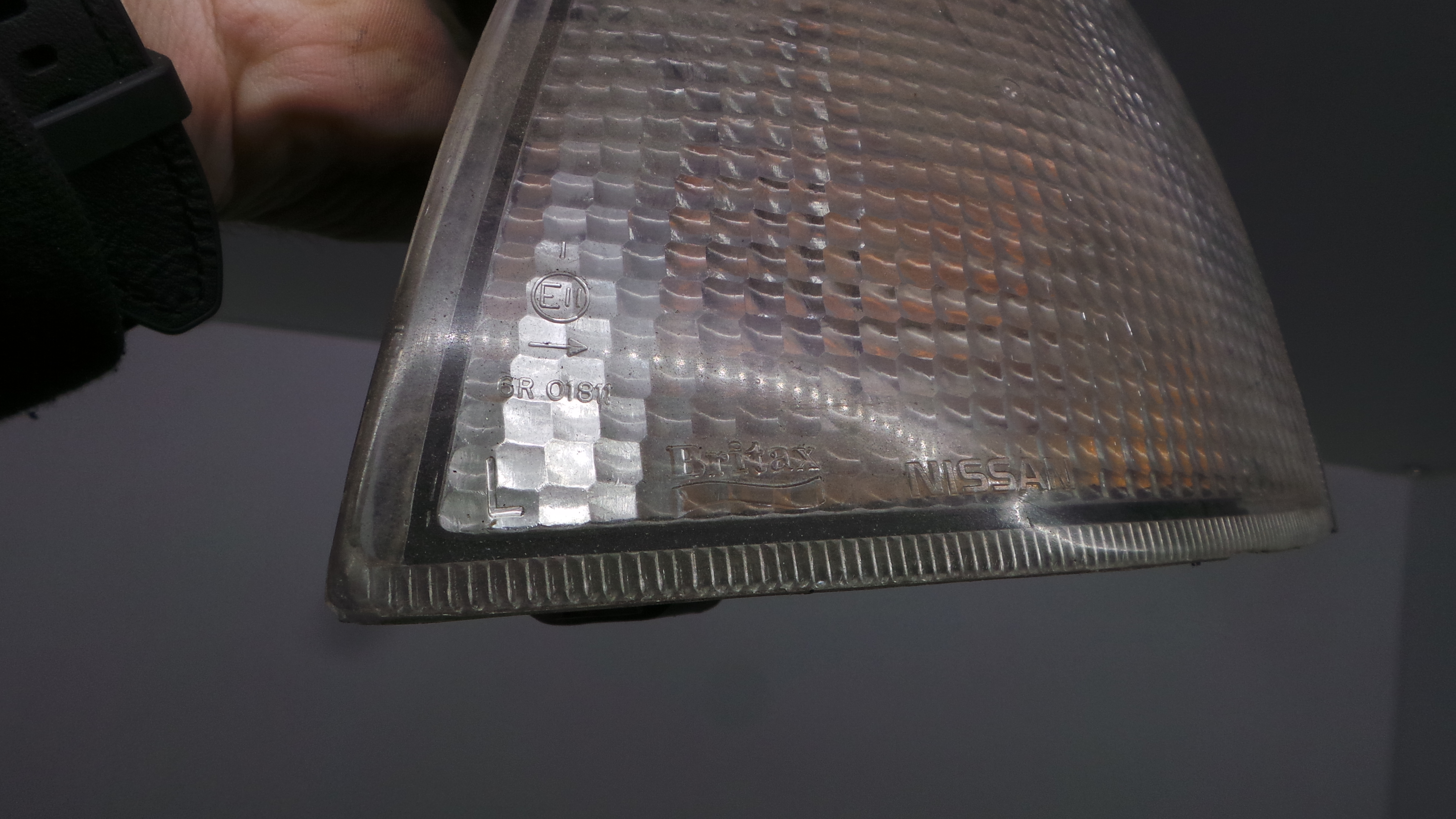 Farolim de Pisca Frente Esq 261352F000 - NISSAN PRIMERA (P11)-33196372