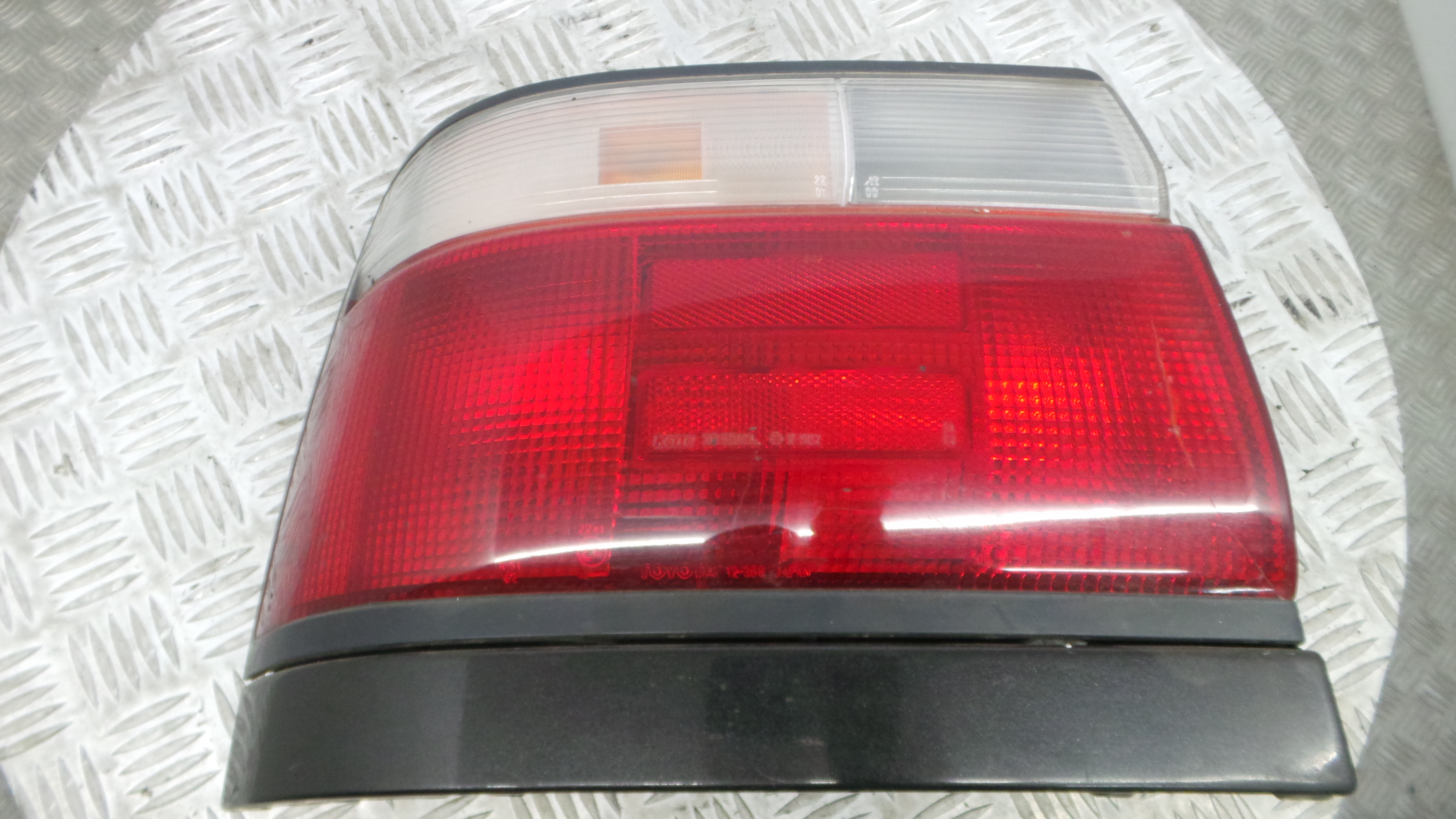 Farolim Stop Esq 12-368 - TOYOTA COROLLA (_E11_)-33196402 Farolim Stop Esq 12-368 - TOYOTA COROLLA (_E11_)-33196402