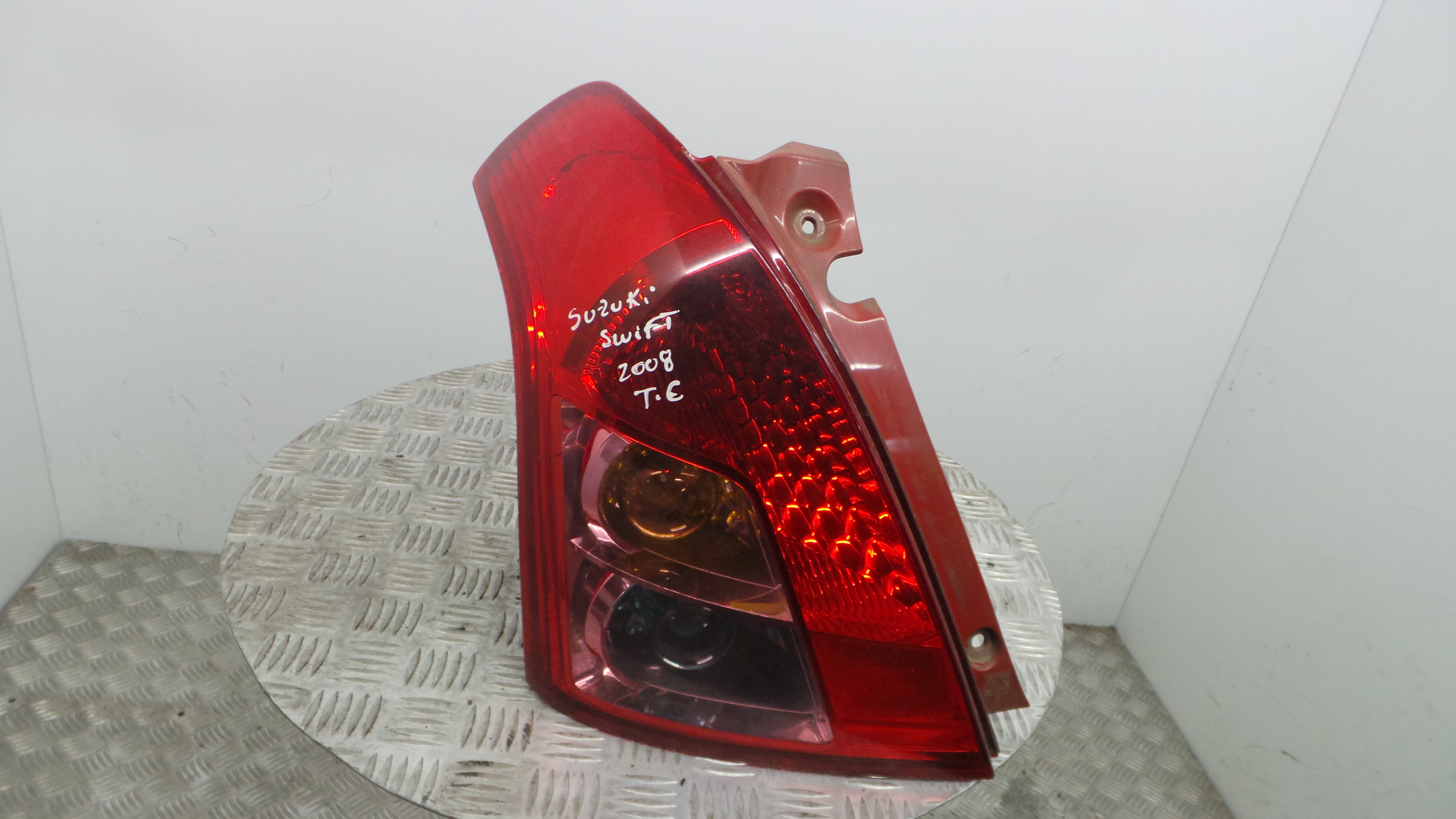 Farolim Stop Esq 5696S1-R - SUZUKI SWIFT III (MZ, EZ)-33196578