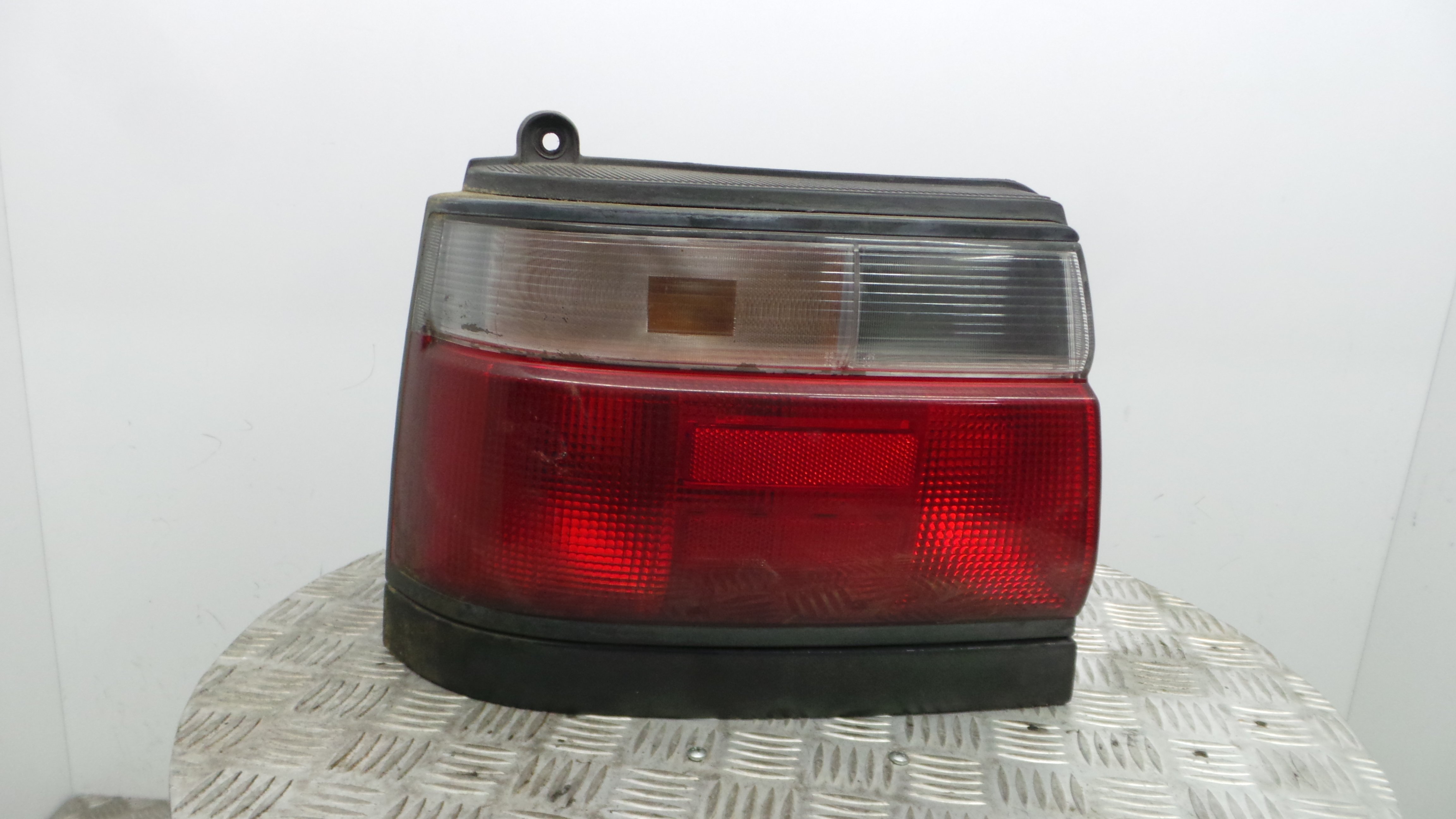 Farolim Stop Esq 33-11503L - TOYOTA COROLLA (_E11_)-33196581 Farolim Stop Esq 33-11503L - TOYOTA COROLLA (_E11_)-33196581