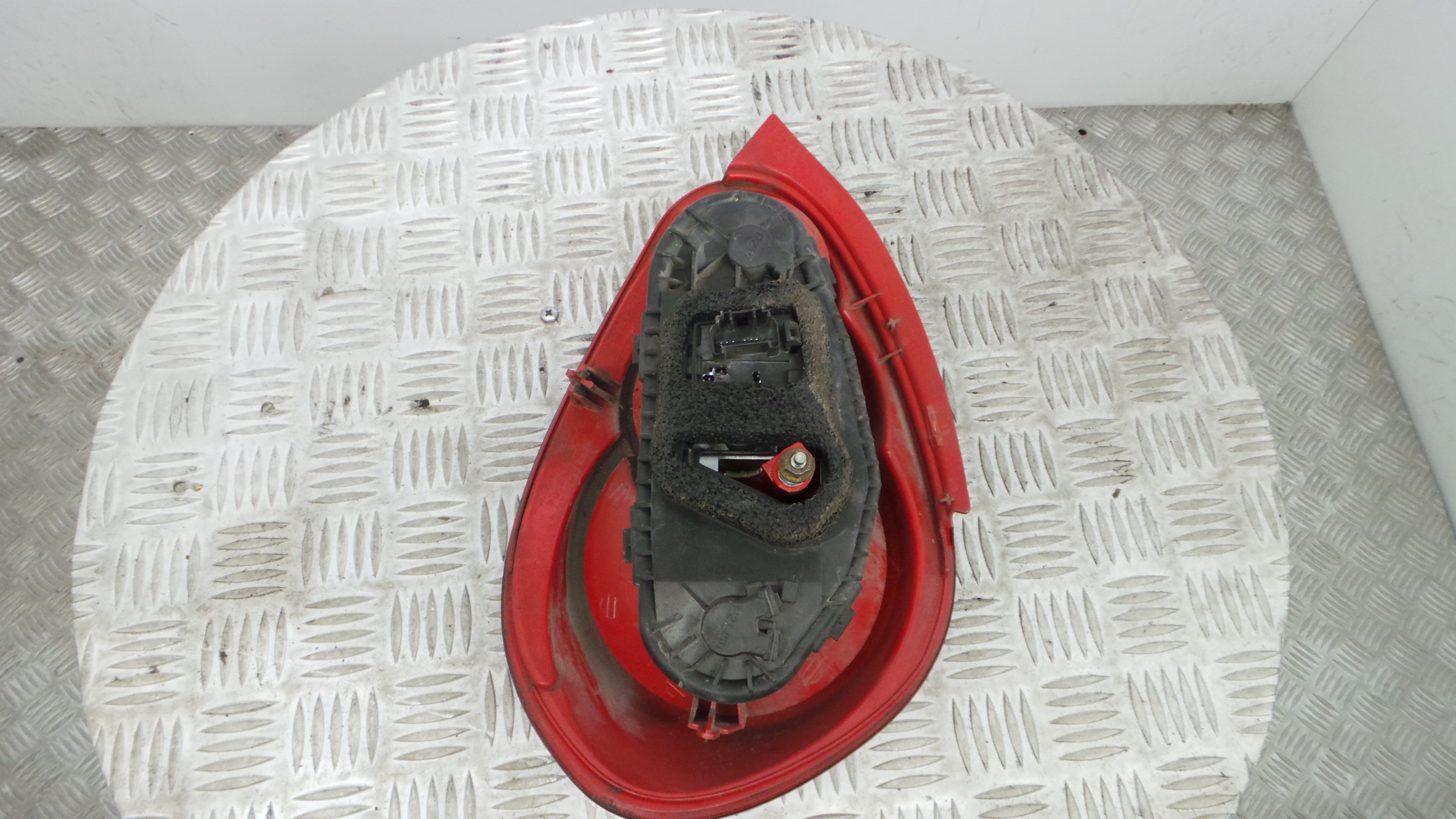 Farolim Stop Esq 81560-0H020 - TOYOTA AYGO (_B1_)-33196590