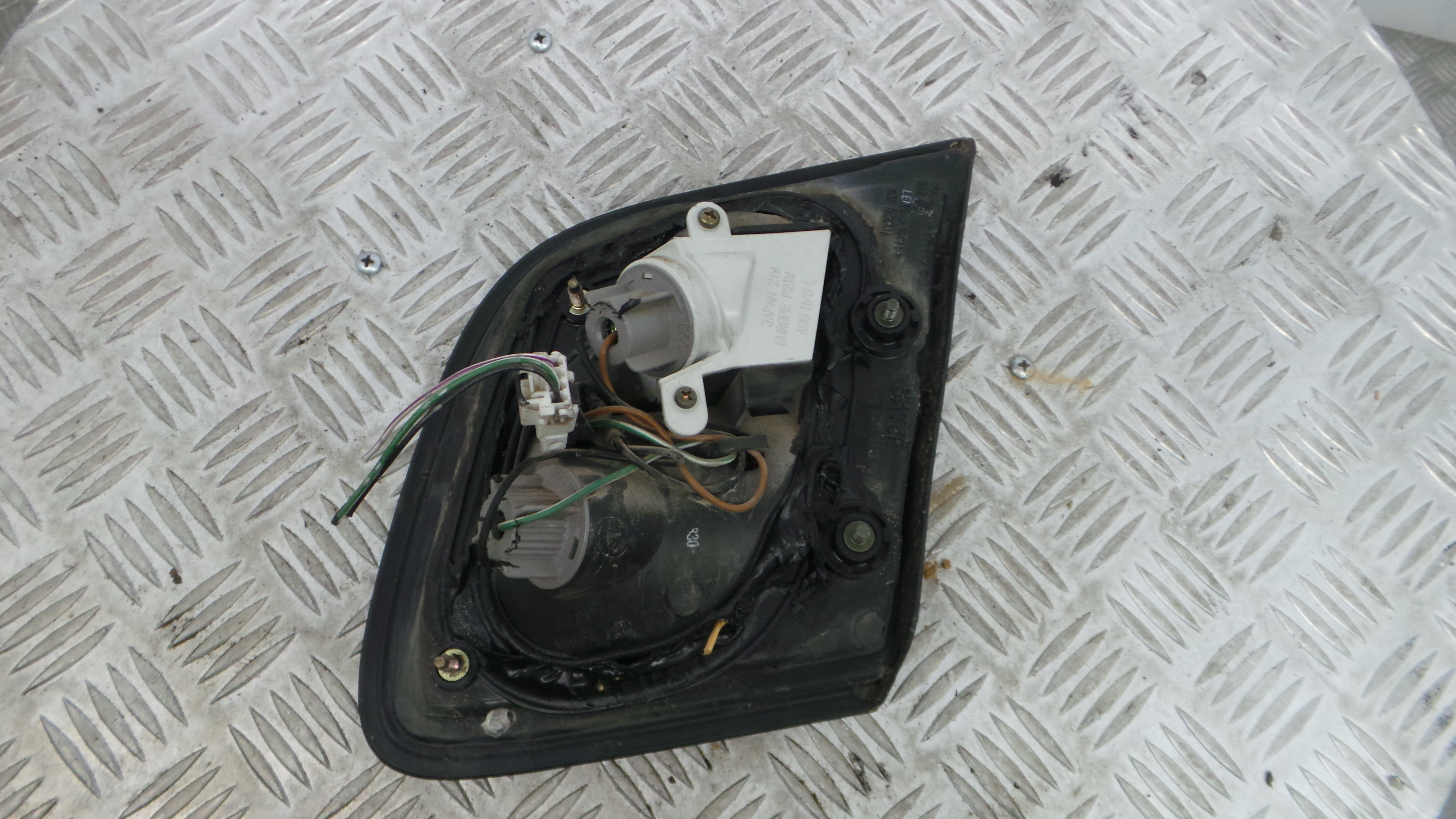 Farolim Mala Trás Esq BA75E - NISSAN ALMERA I (N15)-33196612